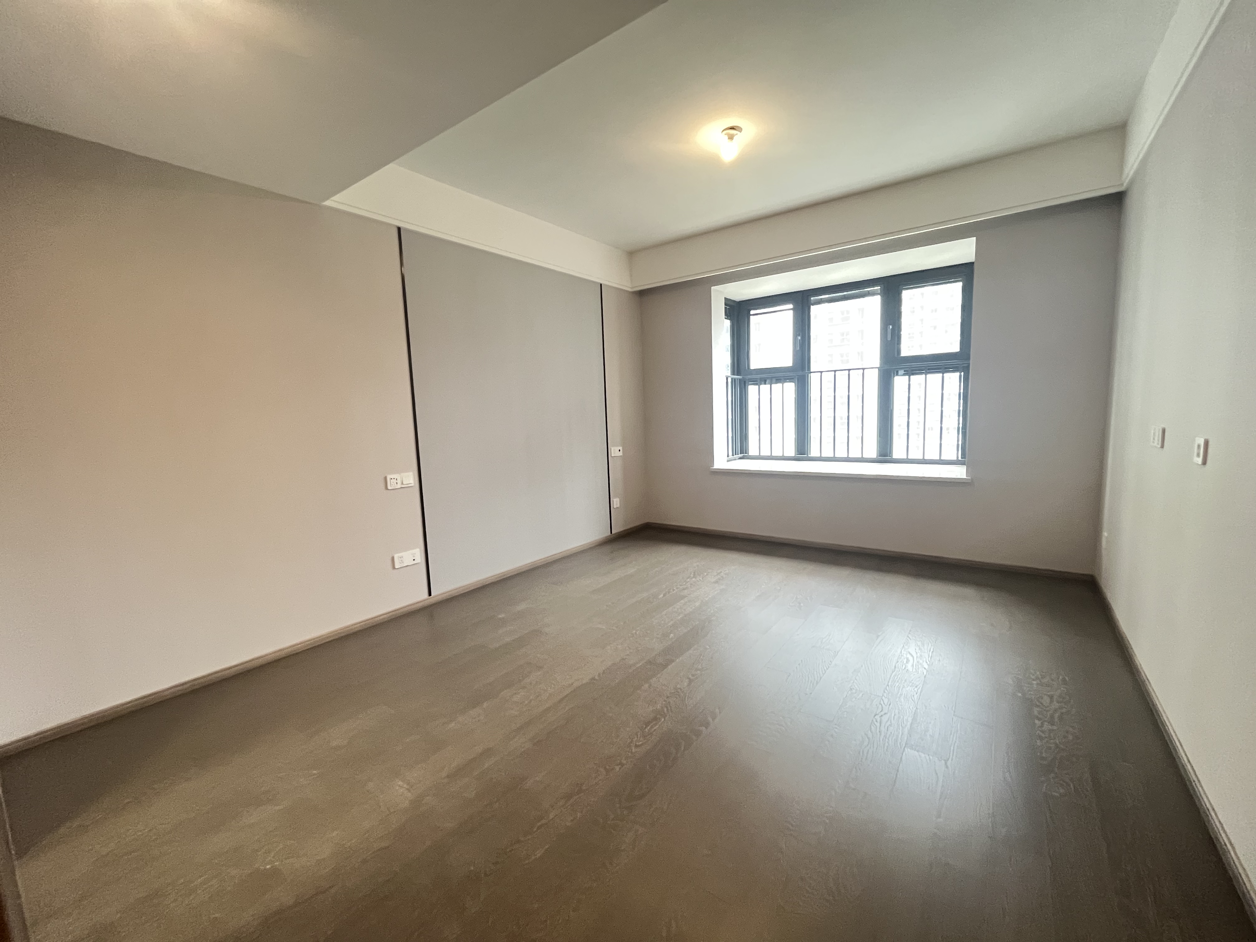 融创时代中心 4室2厅2卫 140m&sup2;