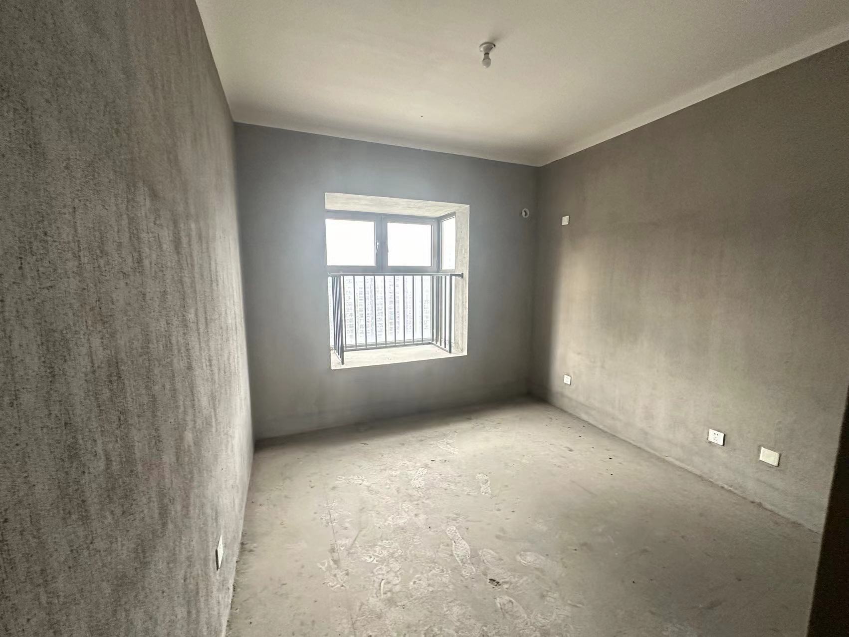 华强城 4室2厅2卫 158m&sup2;