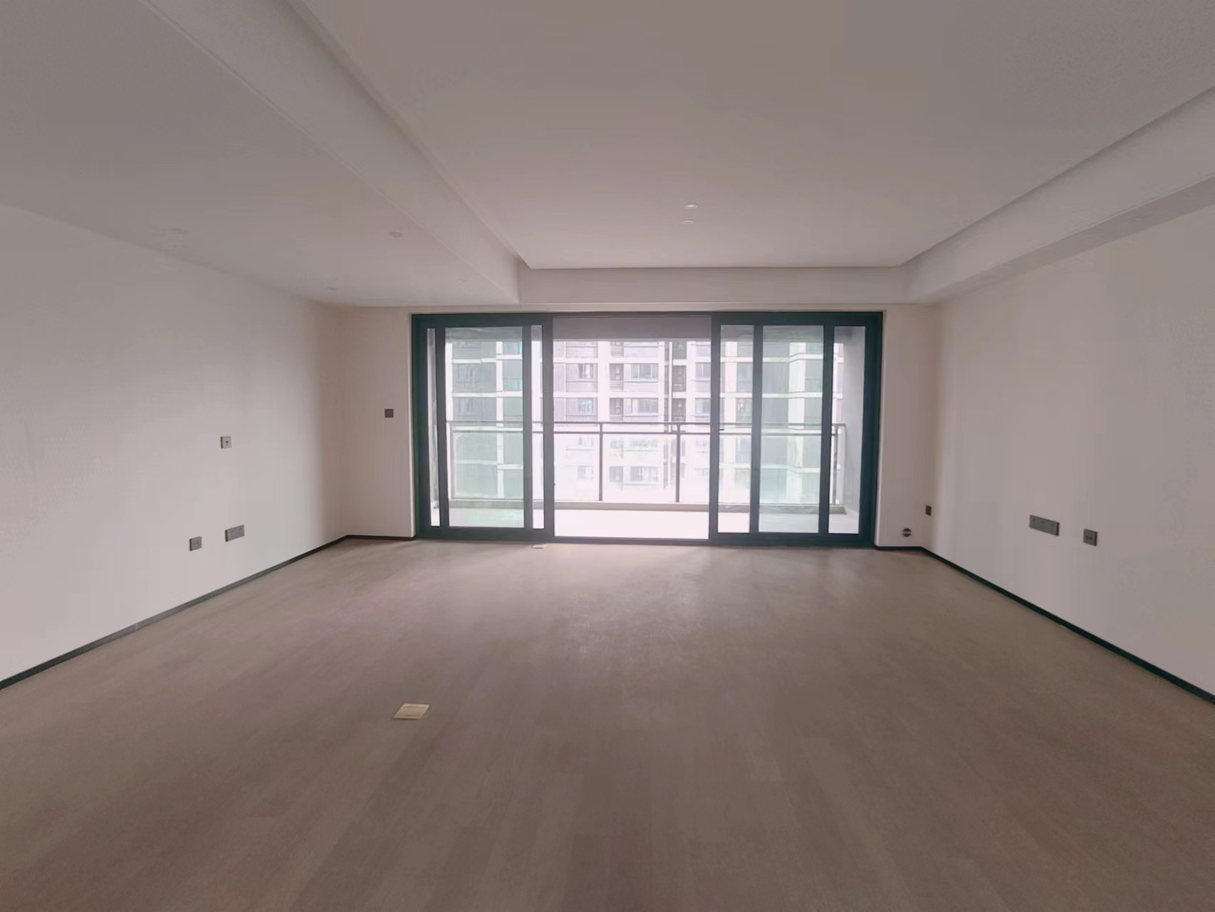 万科翡翠东第 4室2厅2卫 151.79m²