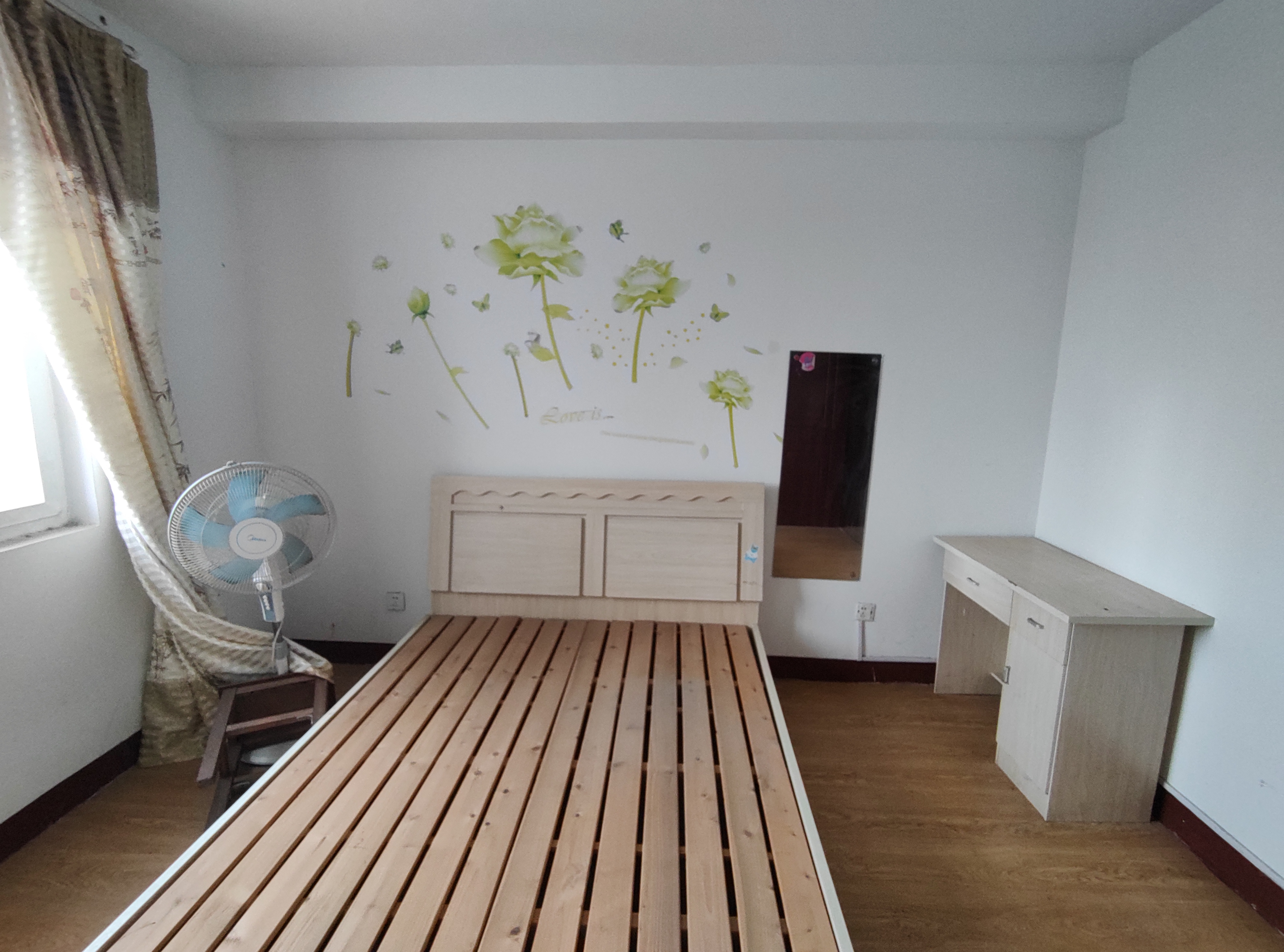 天勤家园 3室2厅2卫 138.91m&sup2;