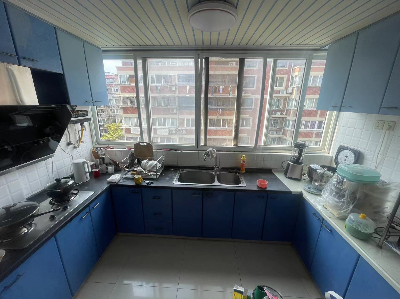 城南东苑 3室2厅2卫 135m&sup2;