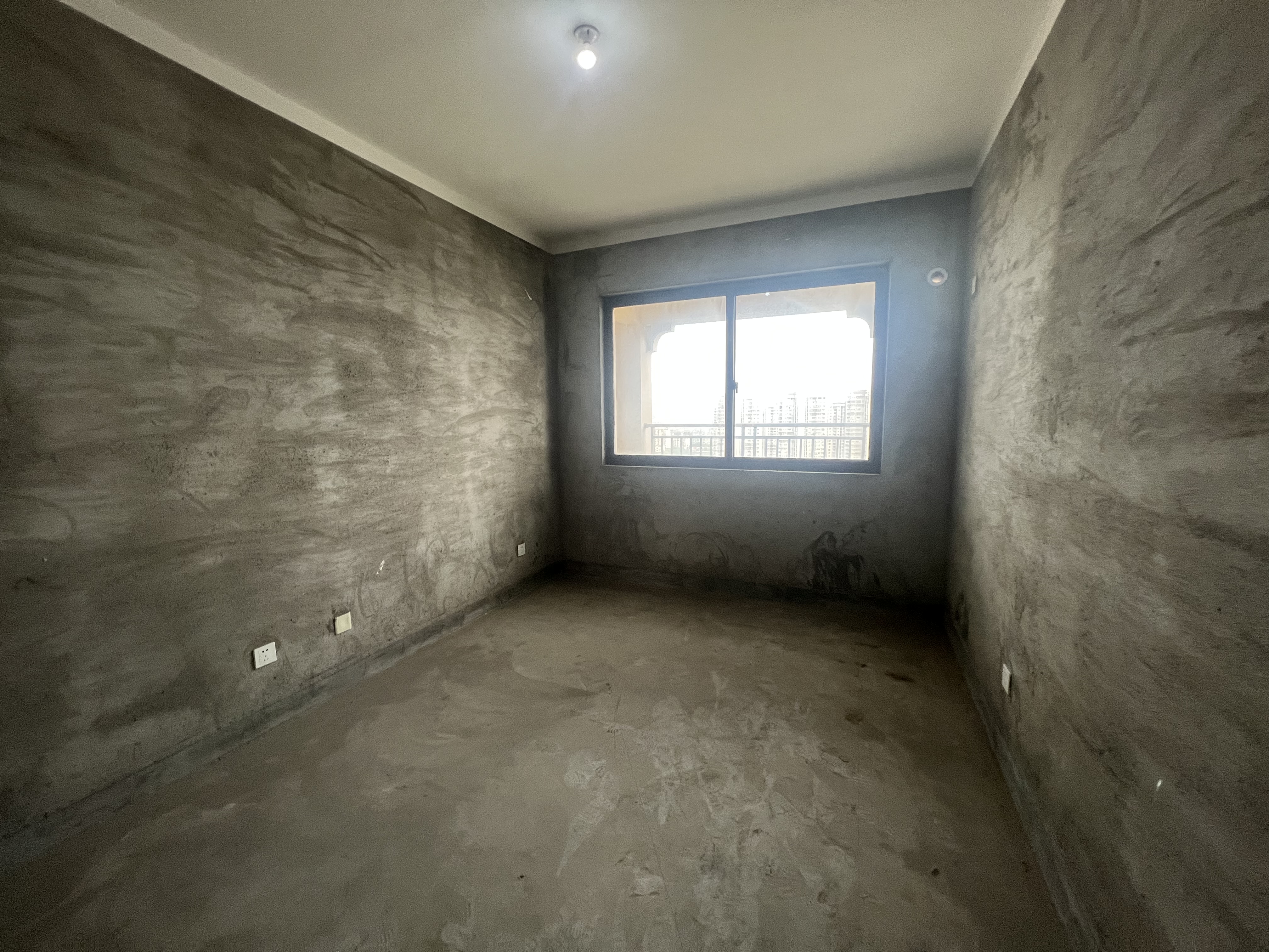 华强城 3室2厅2卫 123m²