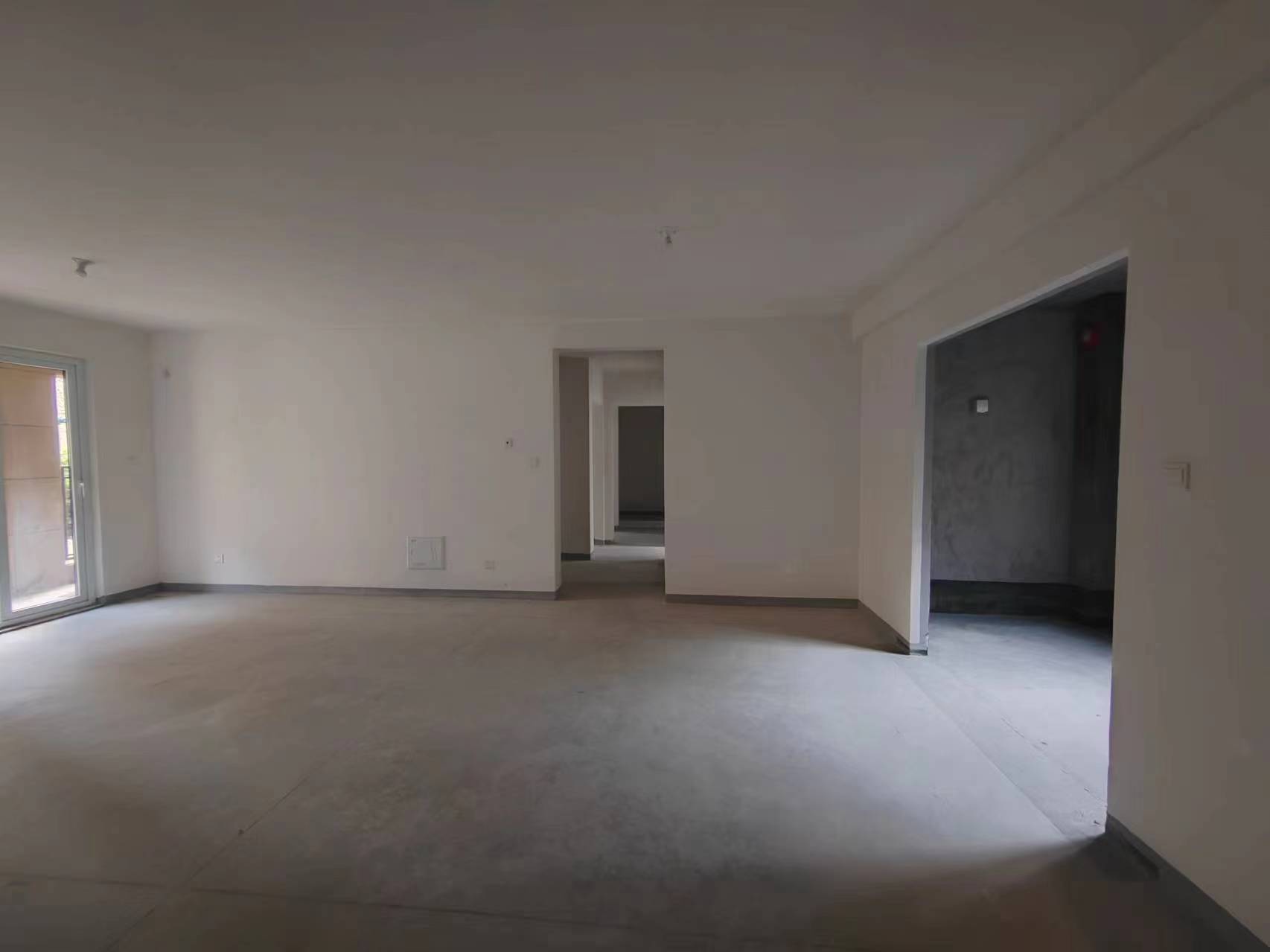 金地繁茂里 4室2厅2卫 133m²