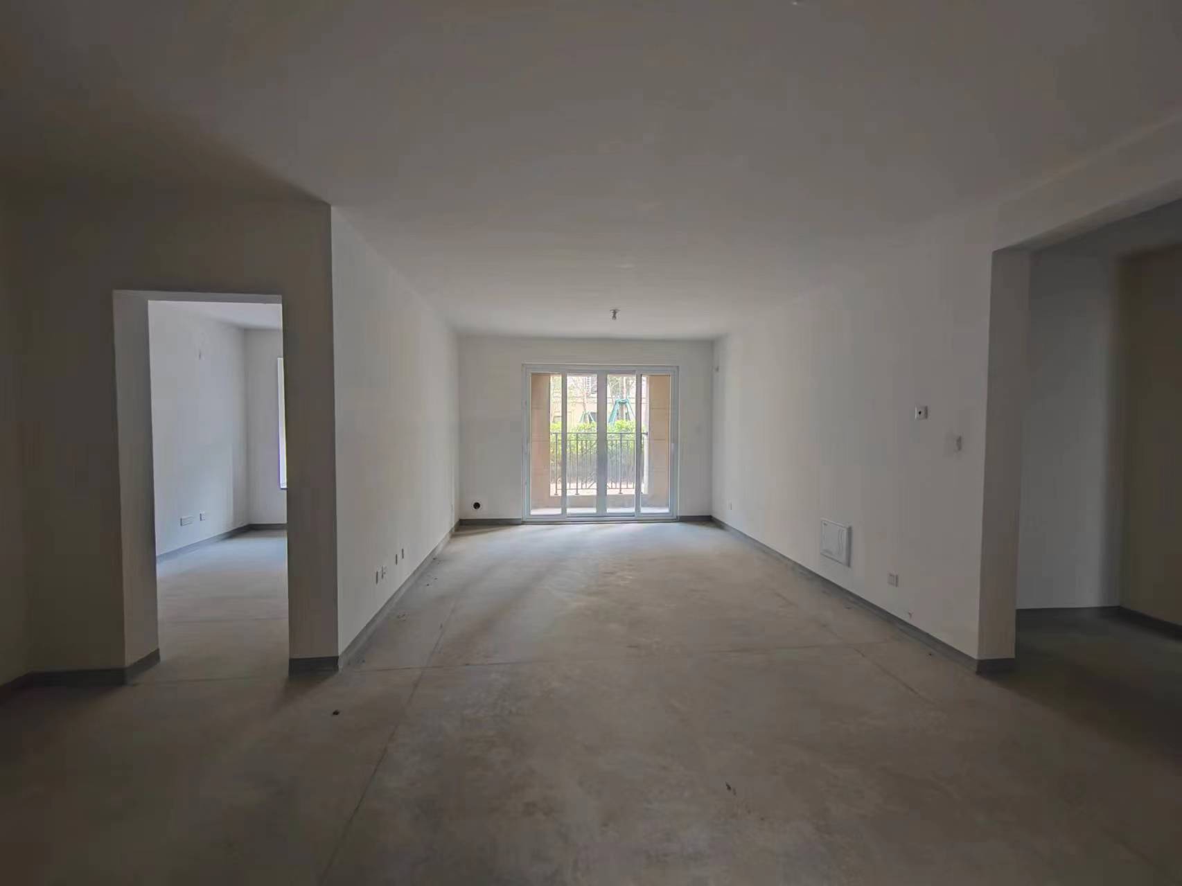 金地繁茂里 4室2厅2卫 133m&sup2;