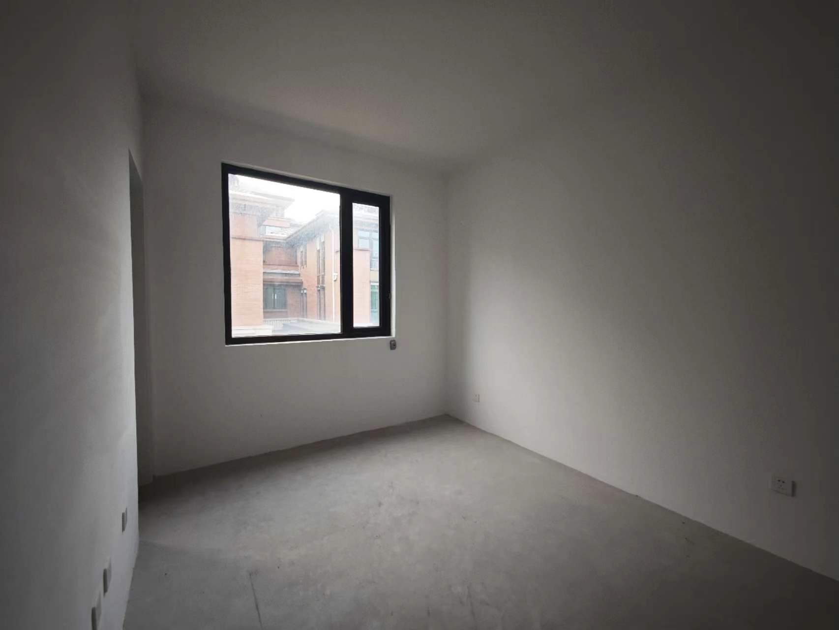 星湖郡 4室2厅3卫 370m&sup2;