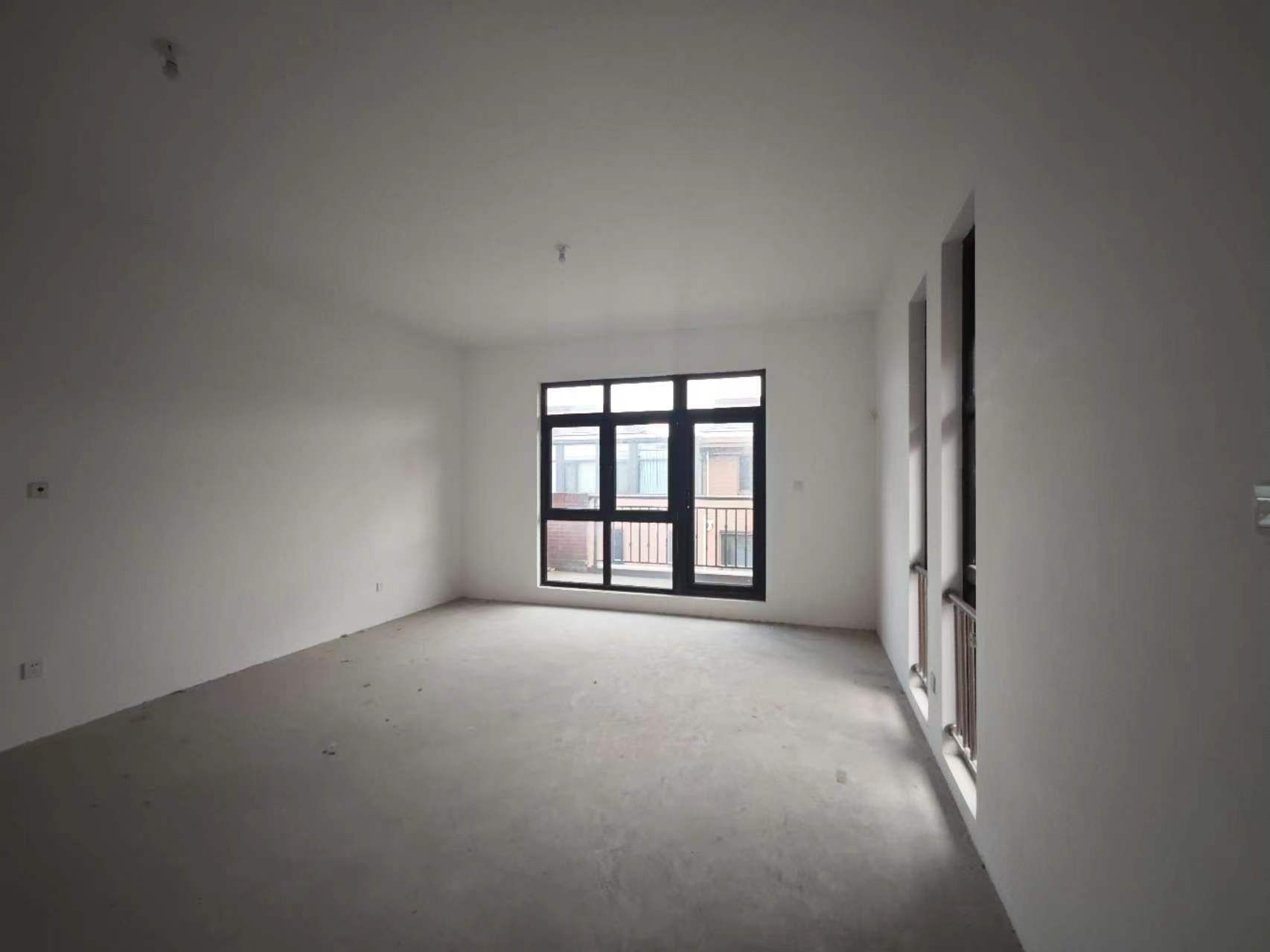 星湖郡 4室2厅3卫 370m&sup2;