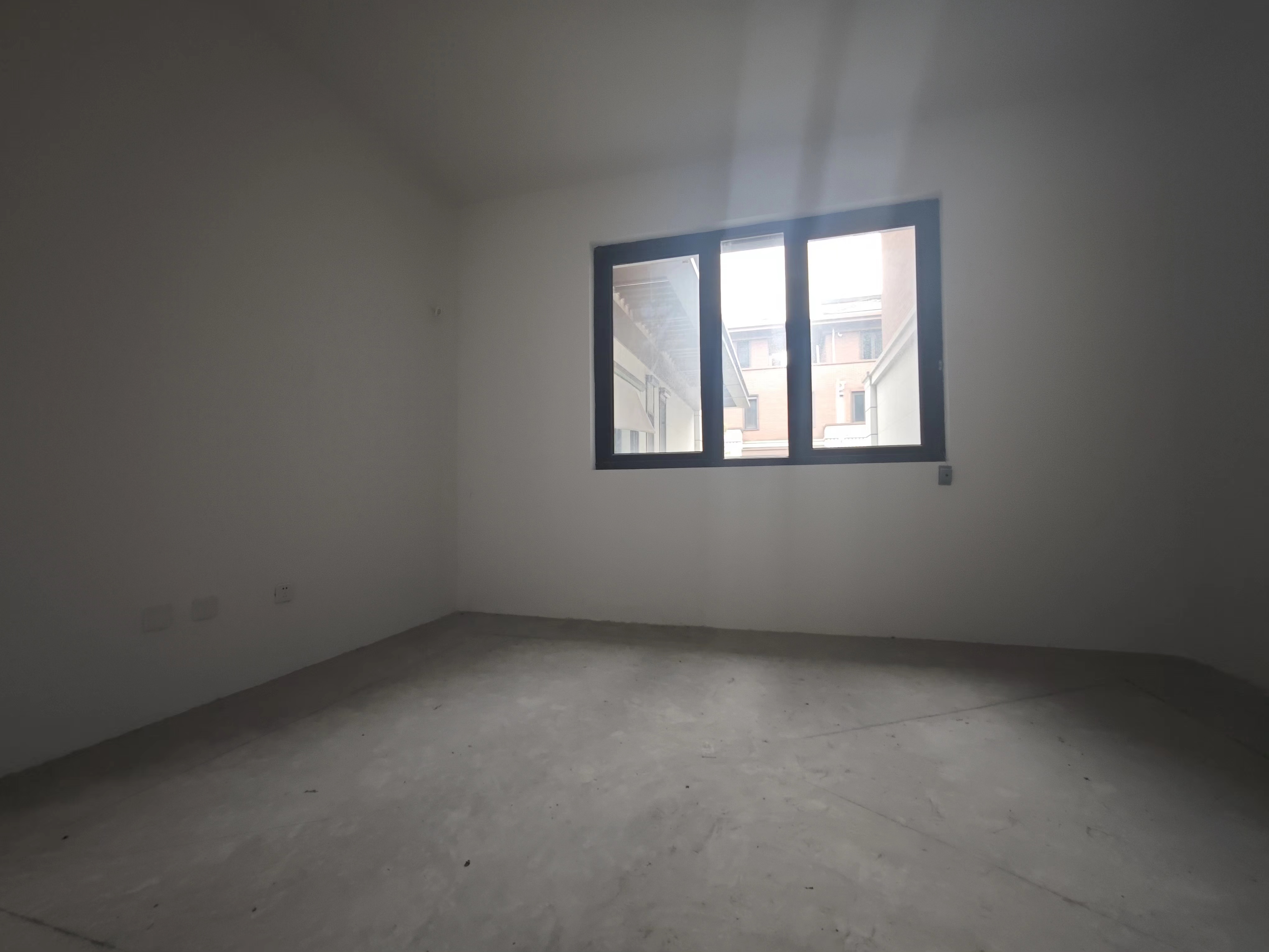 星湖郡 4室2厅3卫 370m&sup2;