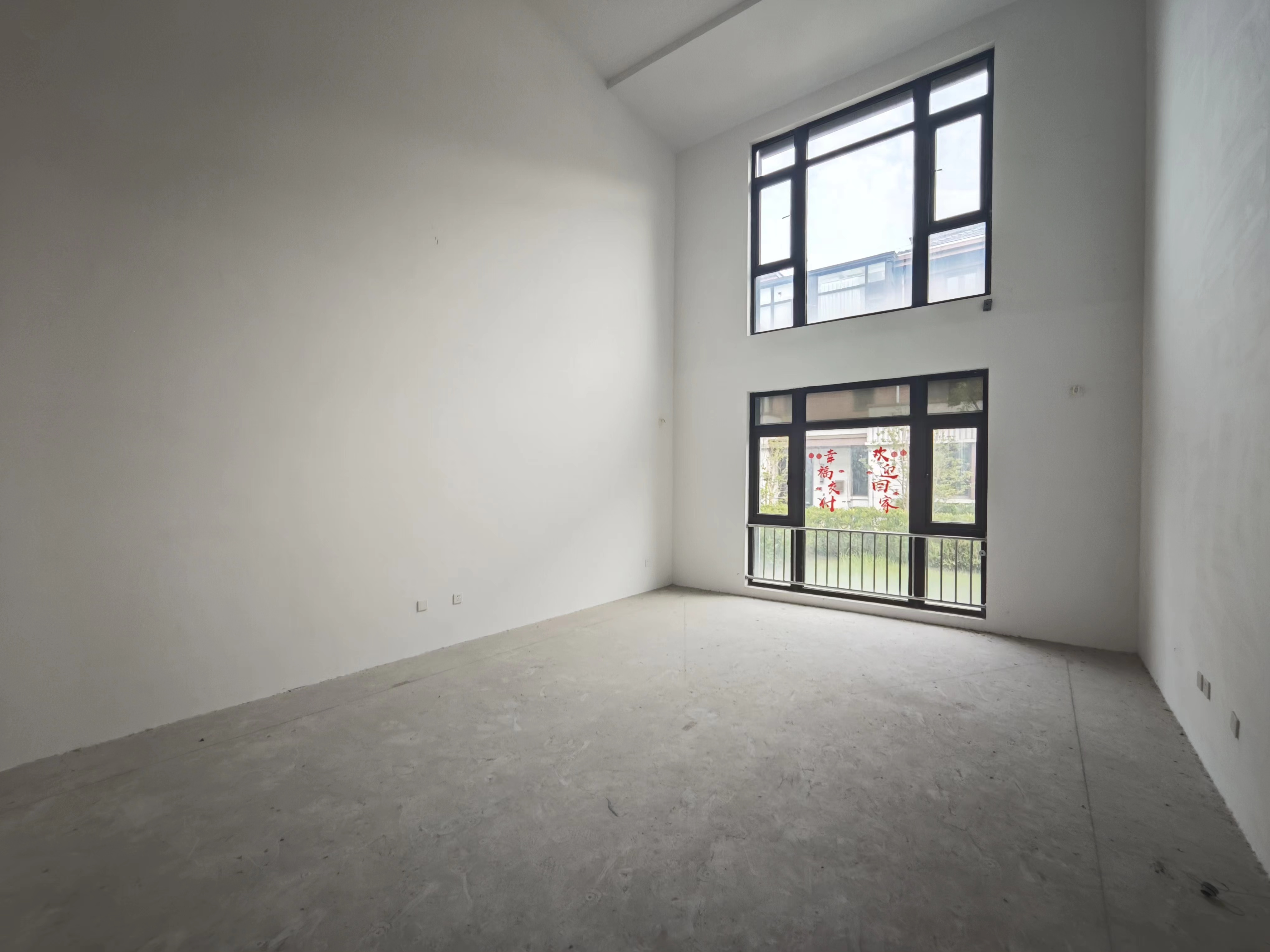 星湖郡 4室2厅3卫 370m²