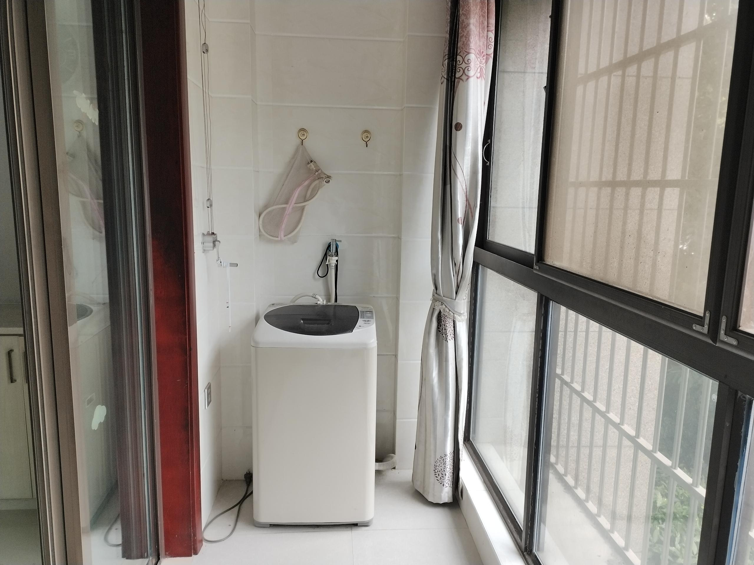 水榭花城 3室2厅2卫 128m&sup2;