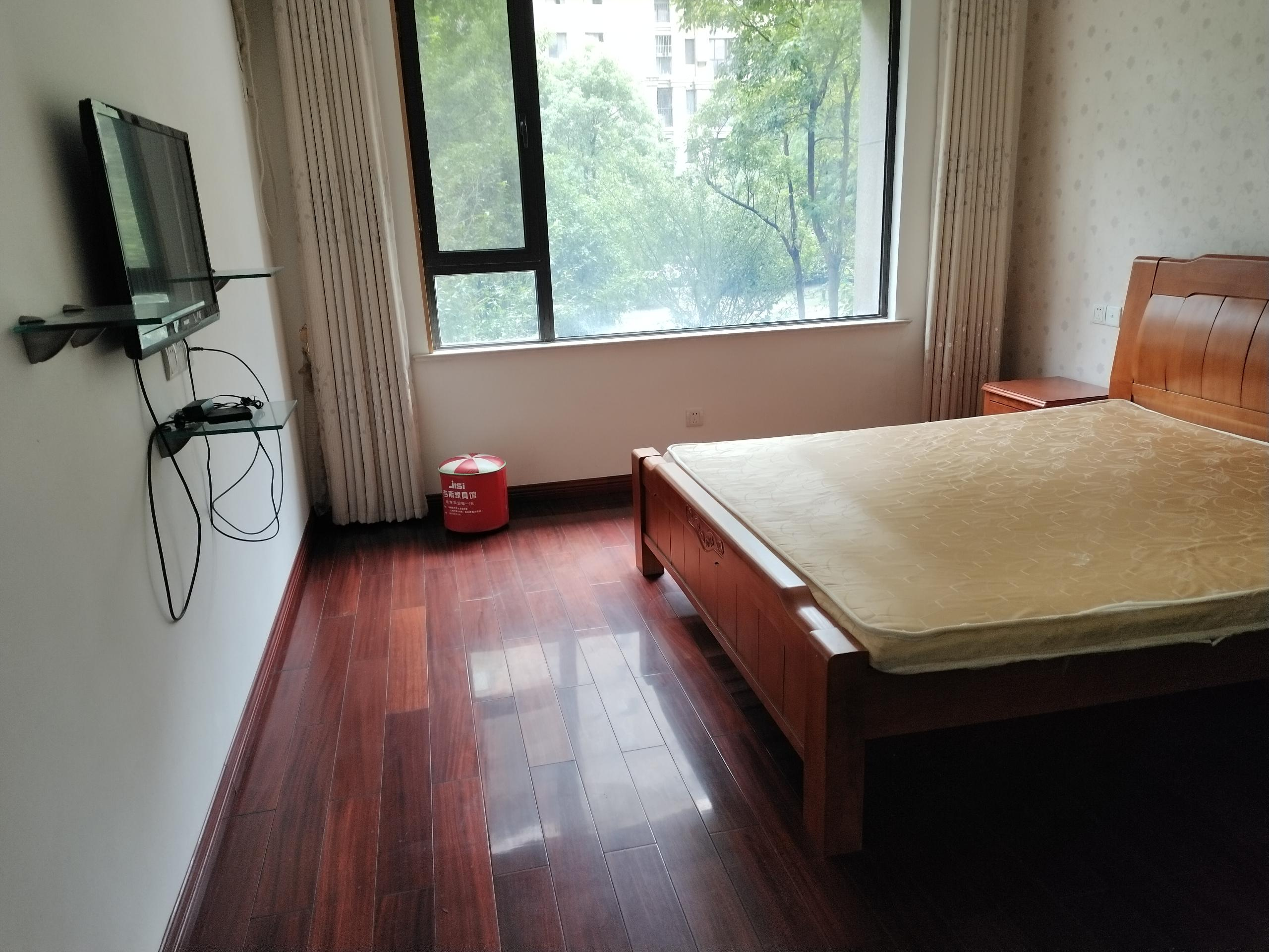 水榭花城 3室2厅2卫 128m&sup2;