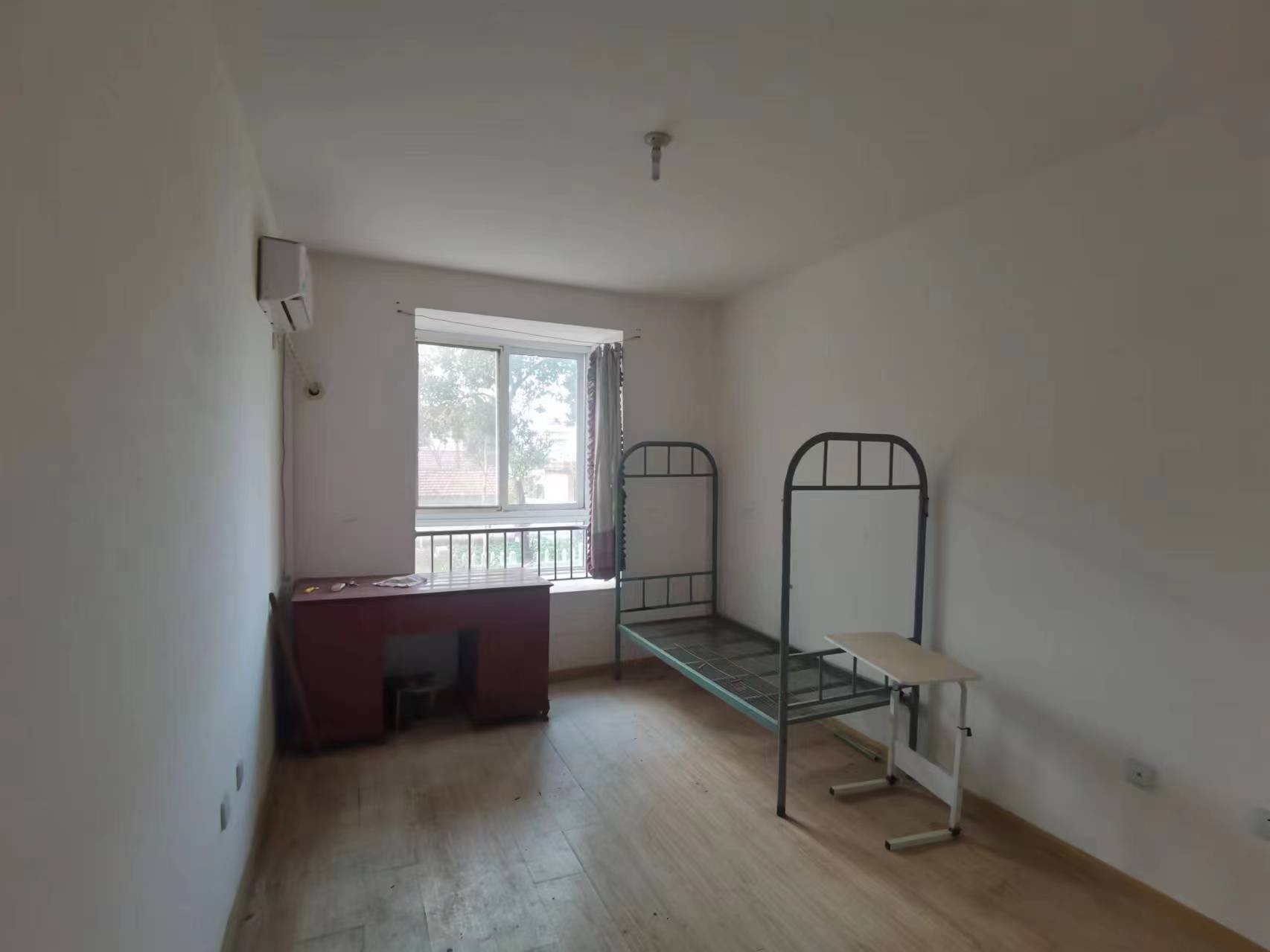 天霞苑 2室2厅1卫 75.00m&sup2;