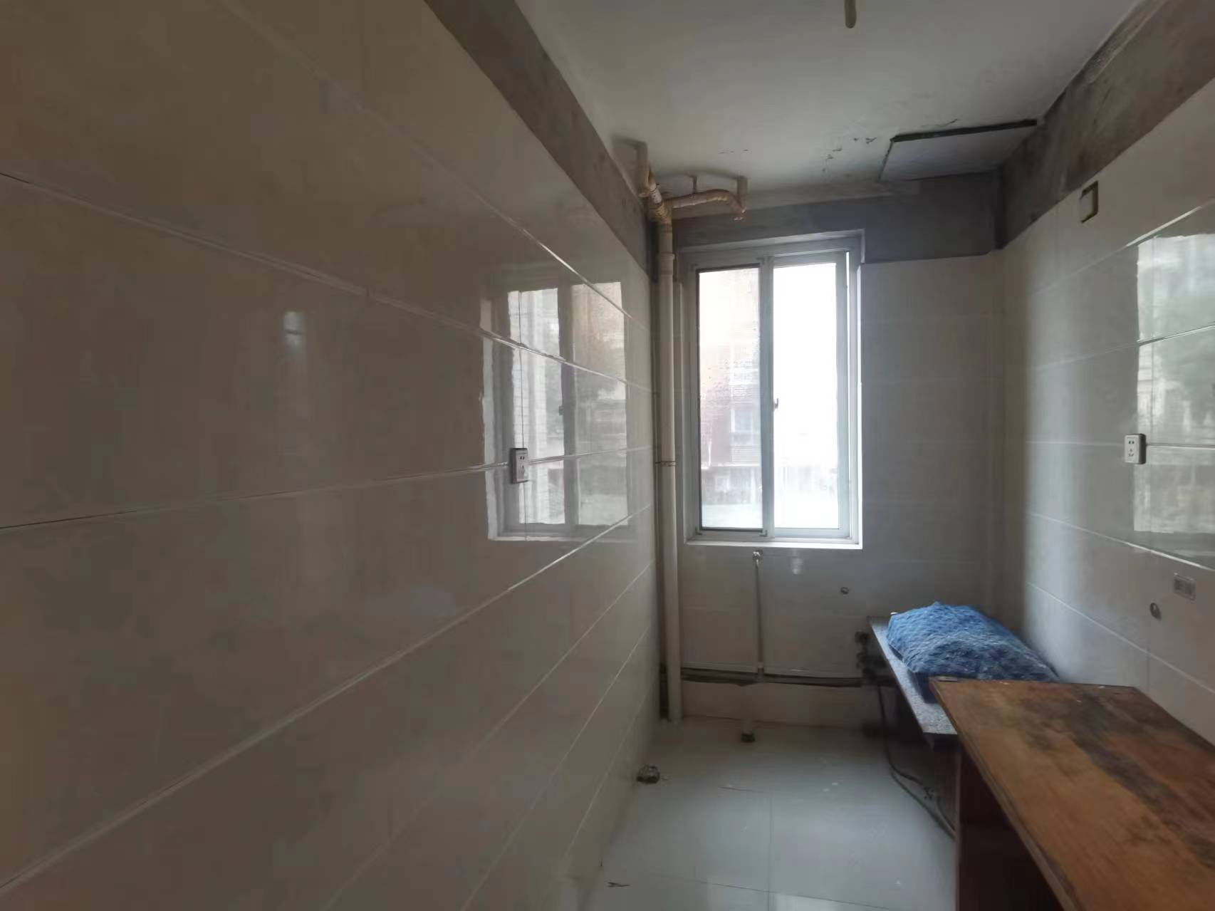 天霞苑 2室2厅1卫 75.00m&sup2;