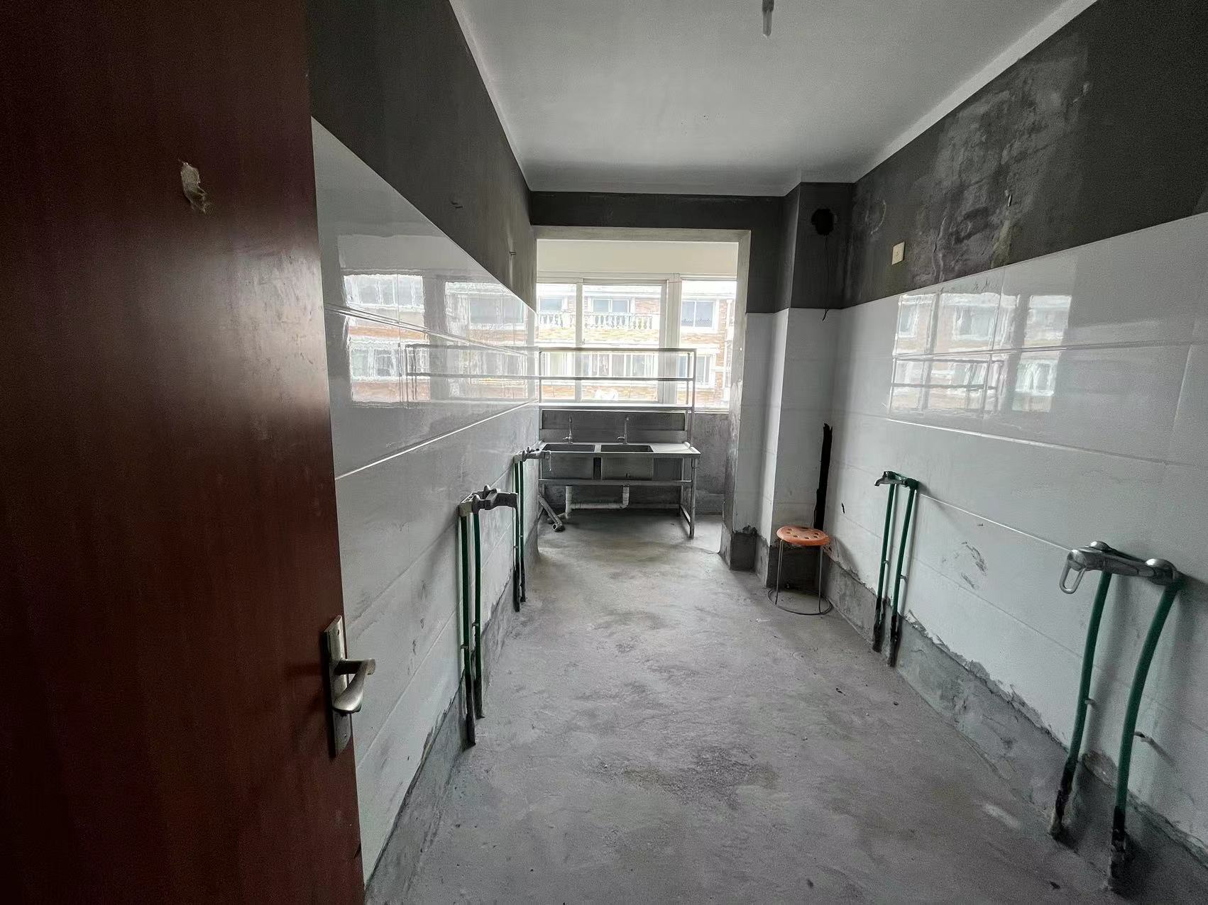 滨江花园 3室1厅2卫 223m&sup2;