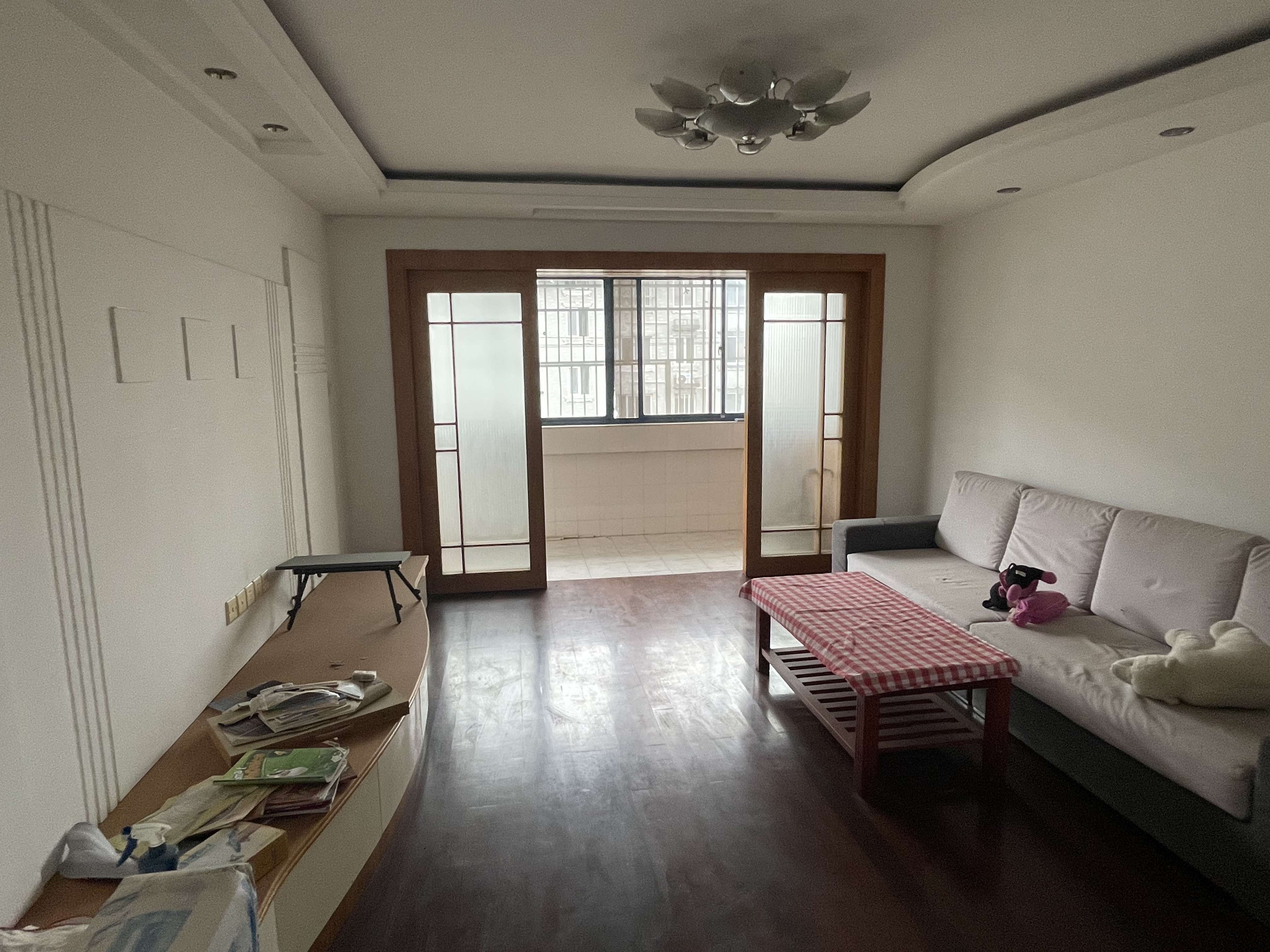 新建路新村(新建花苑) 3室2厅1卫 142.00m&sup2;