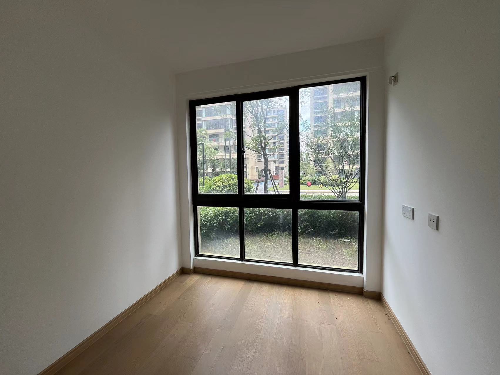 时光漫城 4室2厅2卫 125.00m&sup2;