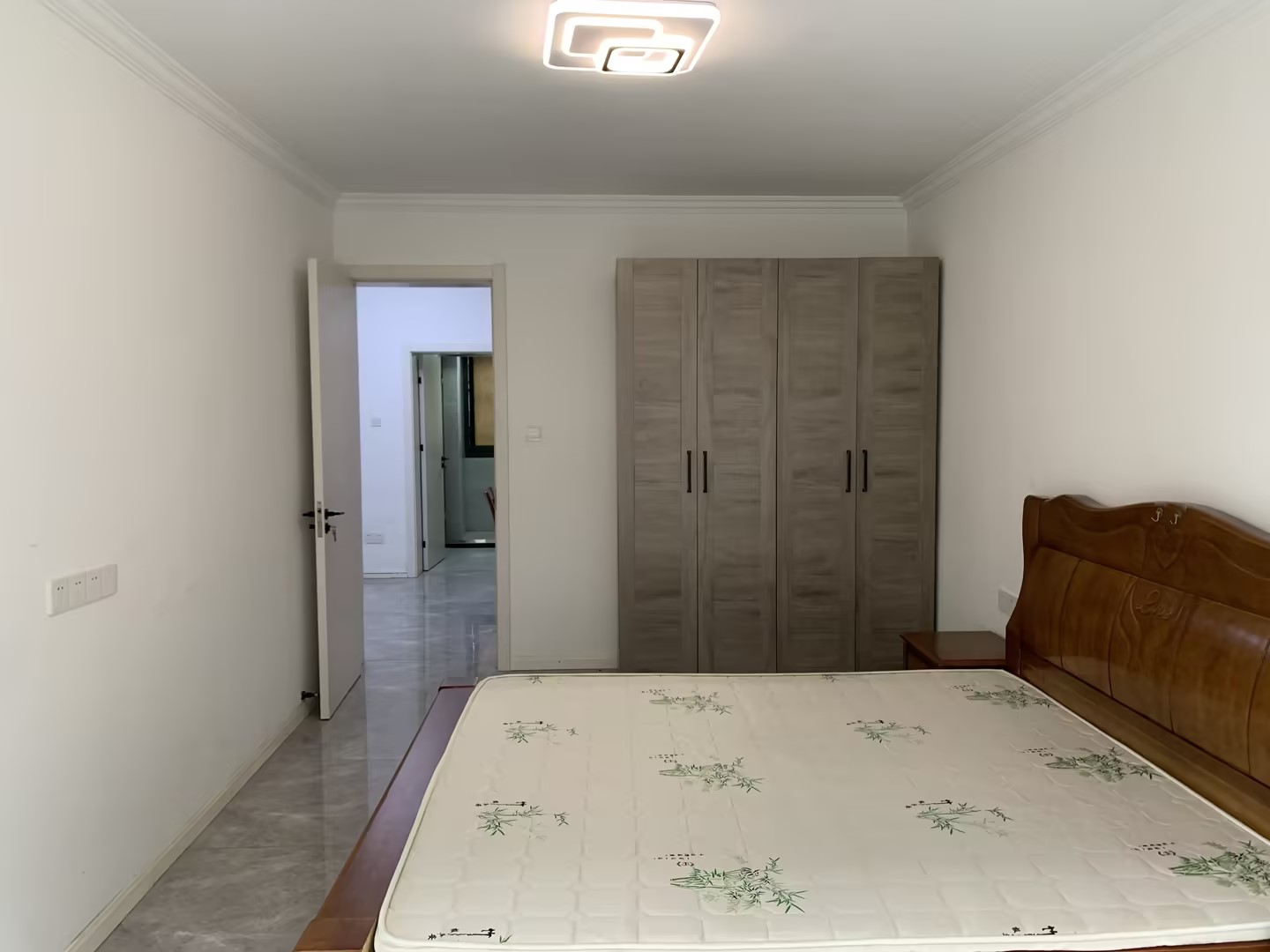 万象新路 2室1厅1卫 72m&sup2;