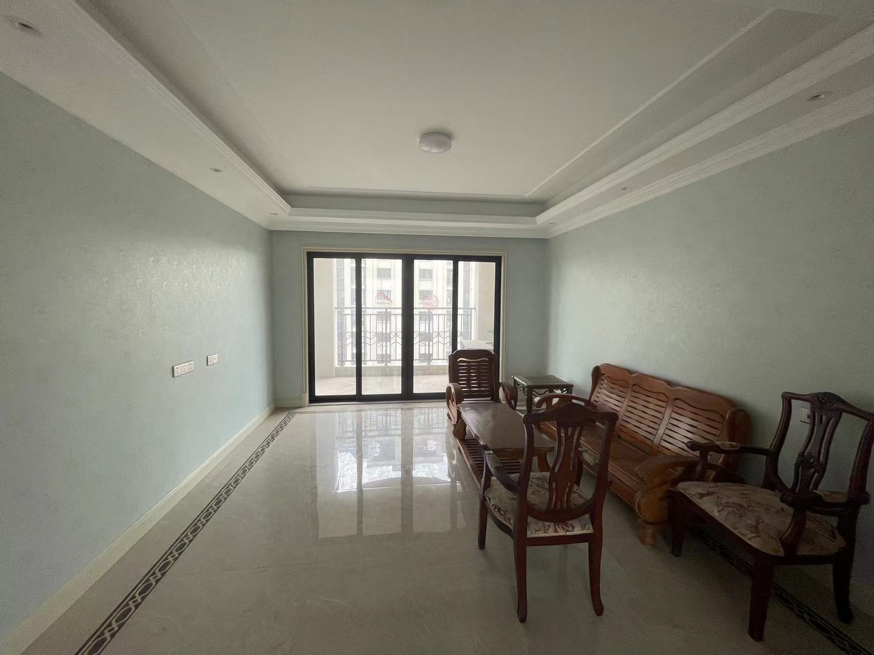 中海铂樾府 4室2厅2卫 143.36m²