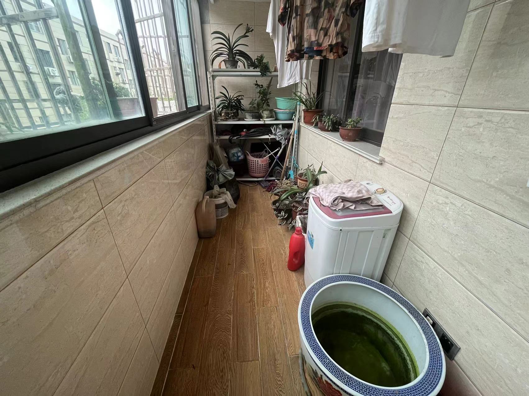 鸿运城市花苑 3室2厅1卫 117m²