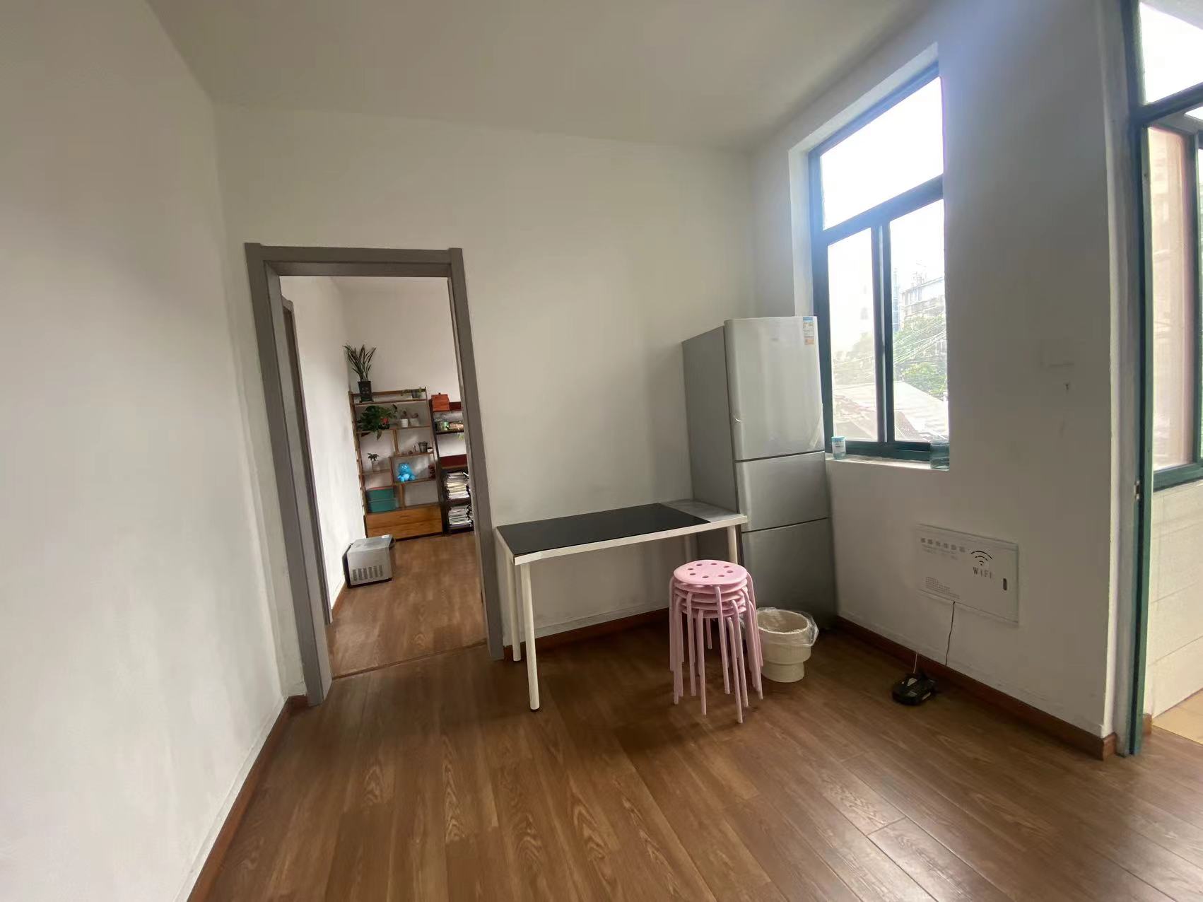 起凤桥西巷16号院 3室2厅1卫 96.93m&sup2;