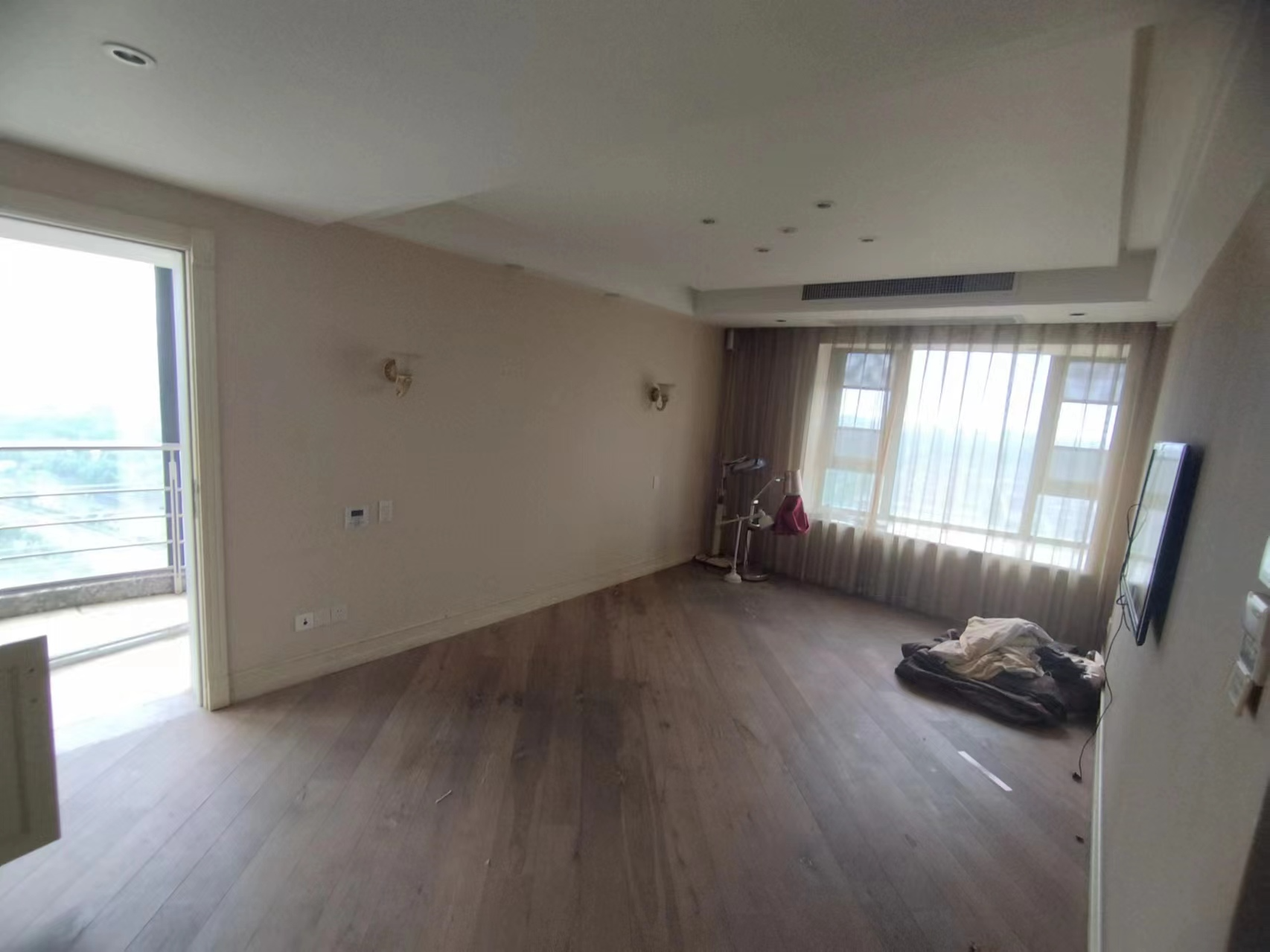 七星花园 1室1厅1卫 106.61m²