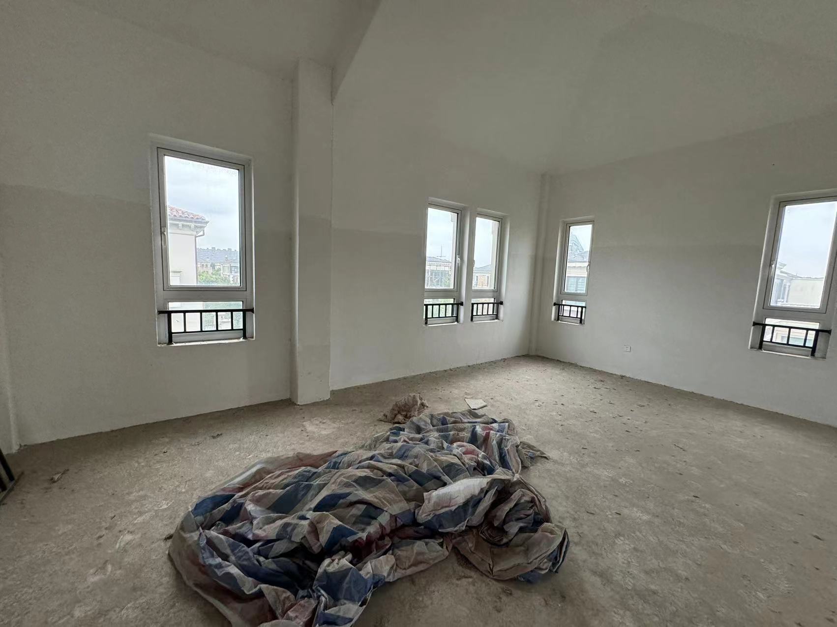 顺发御园 5室3厅5卫 368.45m&sup2;