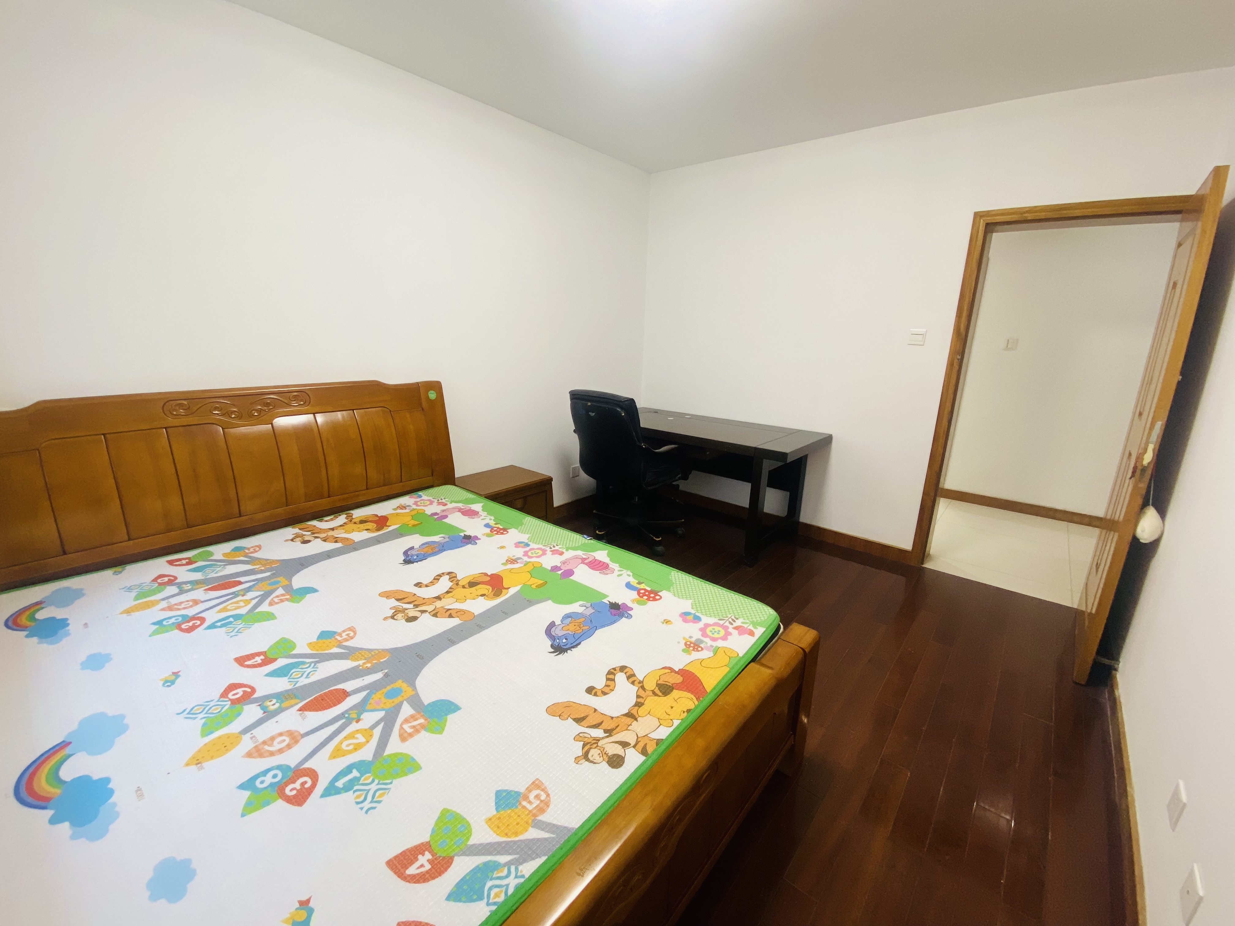 春晖花园 3室2厅2卫 131.37m&sup2;