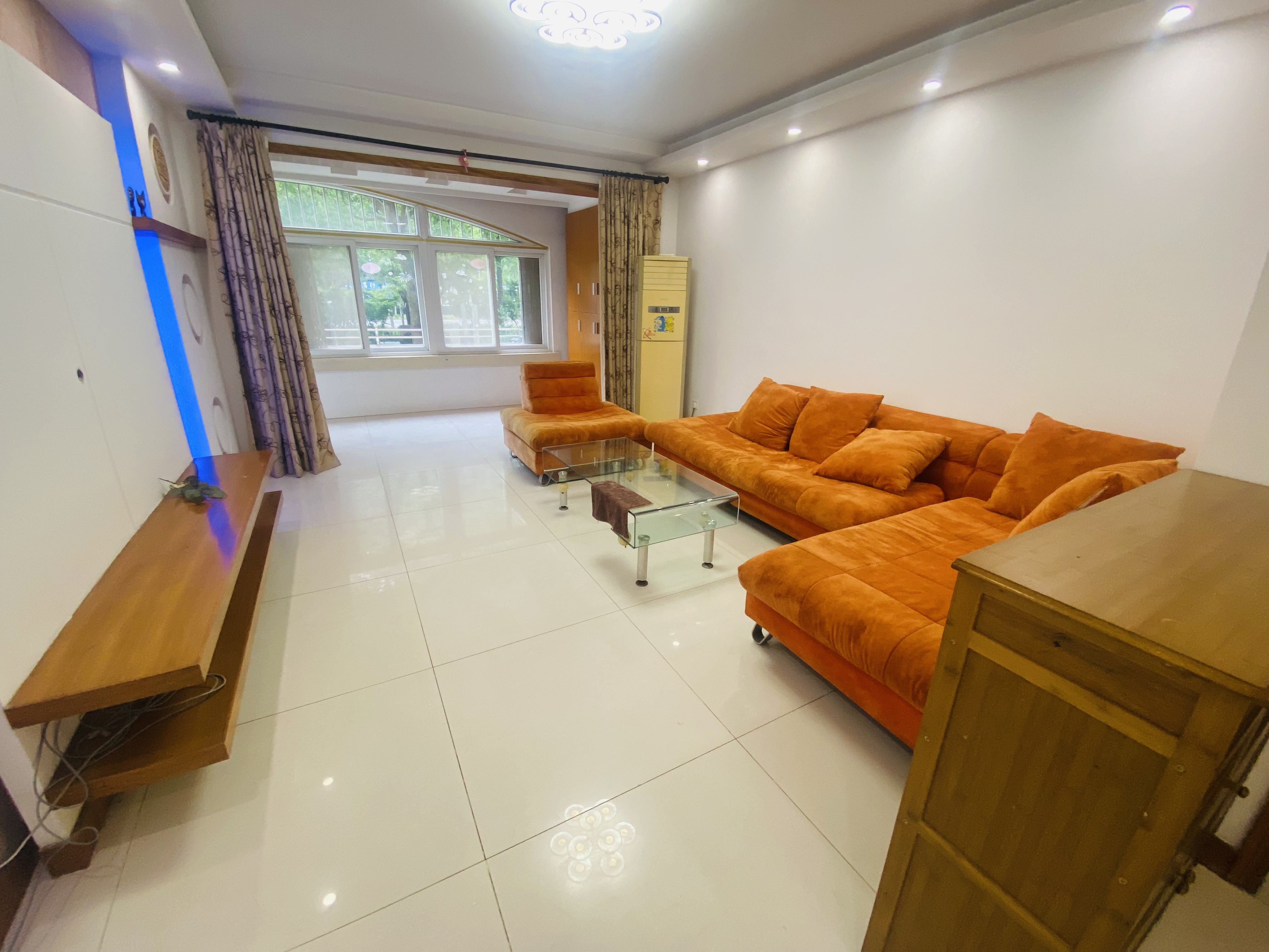 春晖花园 3室2厅2卫 131.37m&sup2;