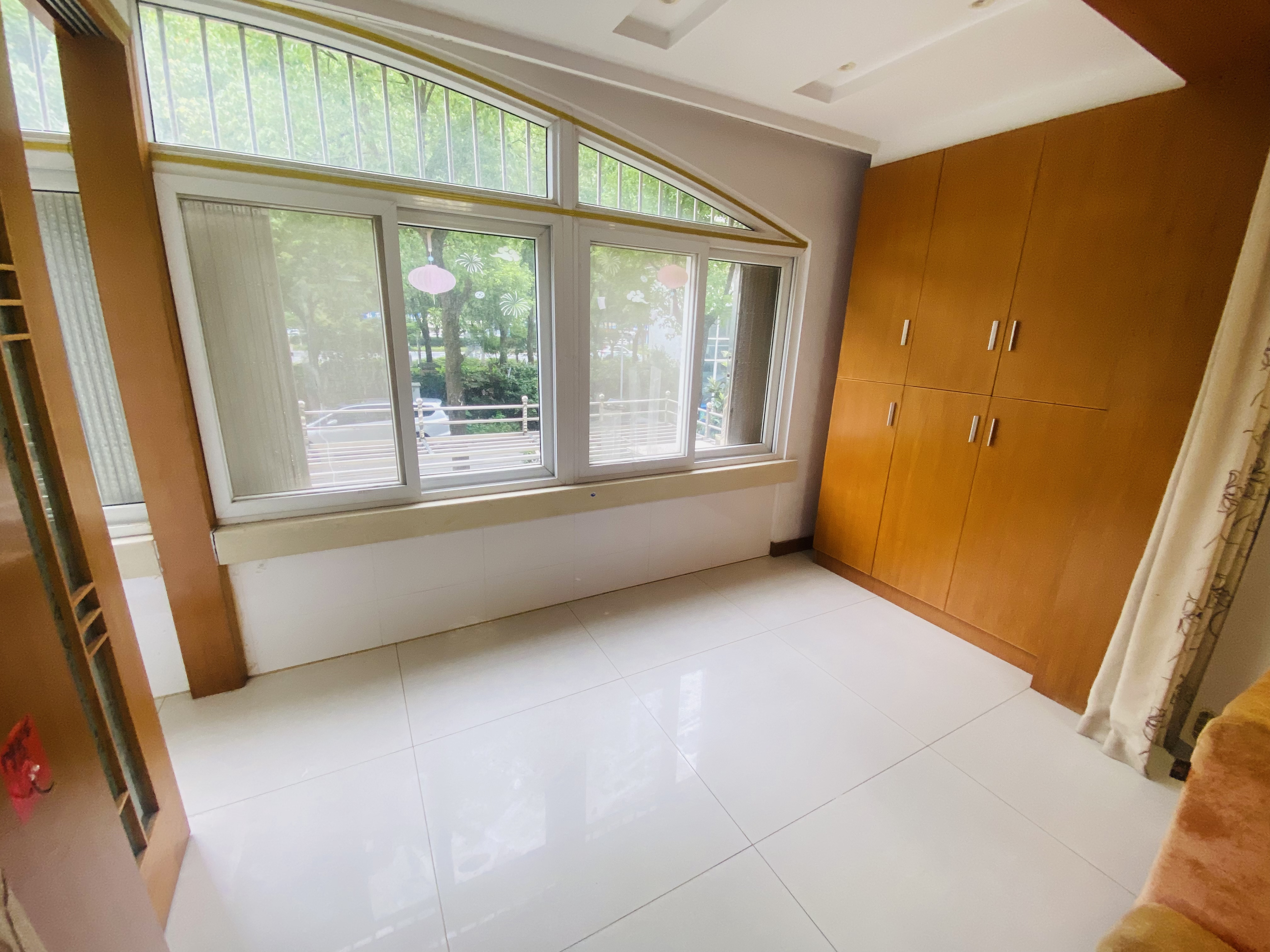 春晖花园 3室2厅2卫 131.37m&sup2;