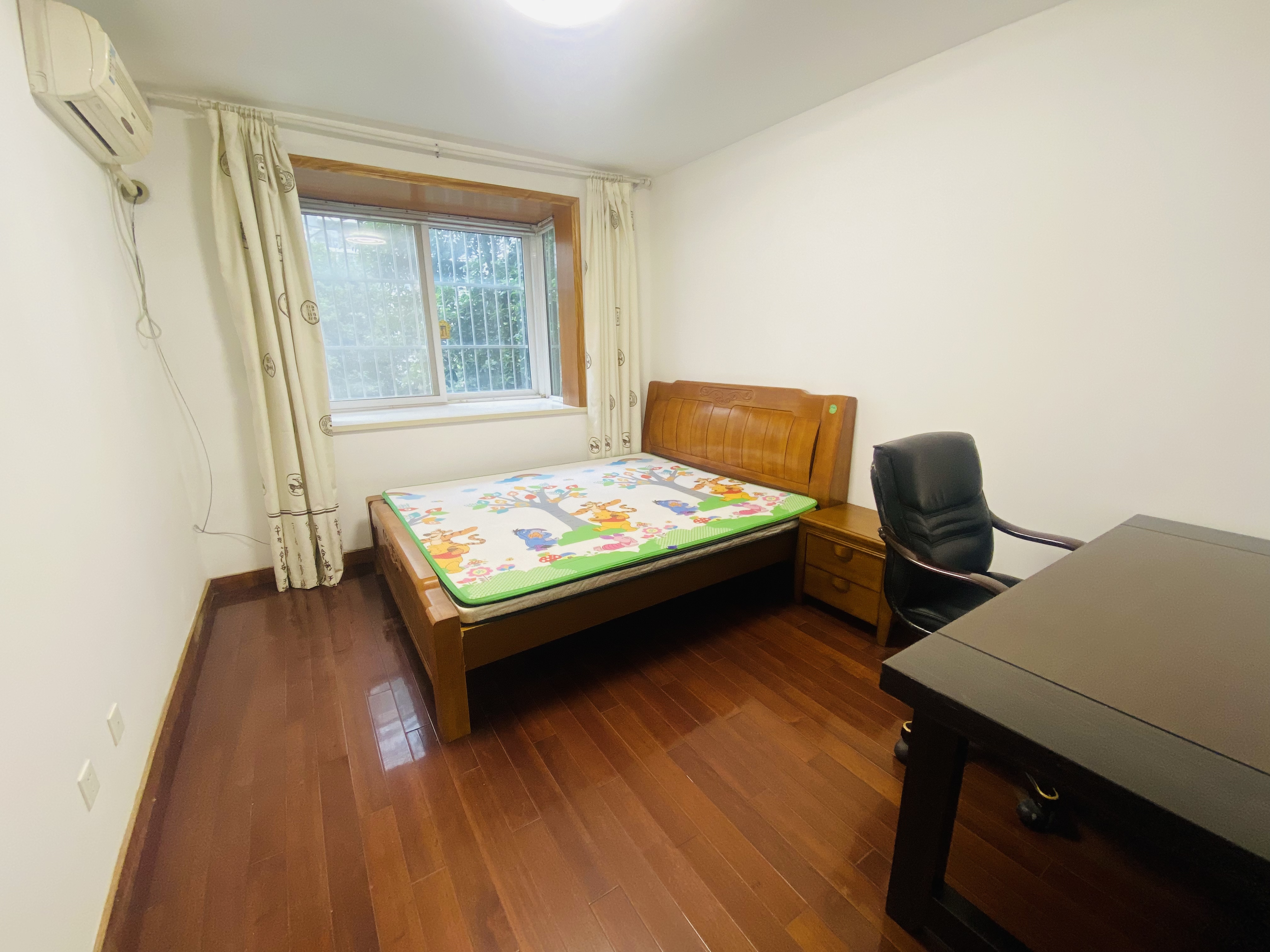 春晖花园 3室2厅2卫 131.37m&sup2;