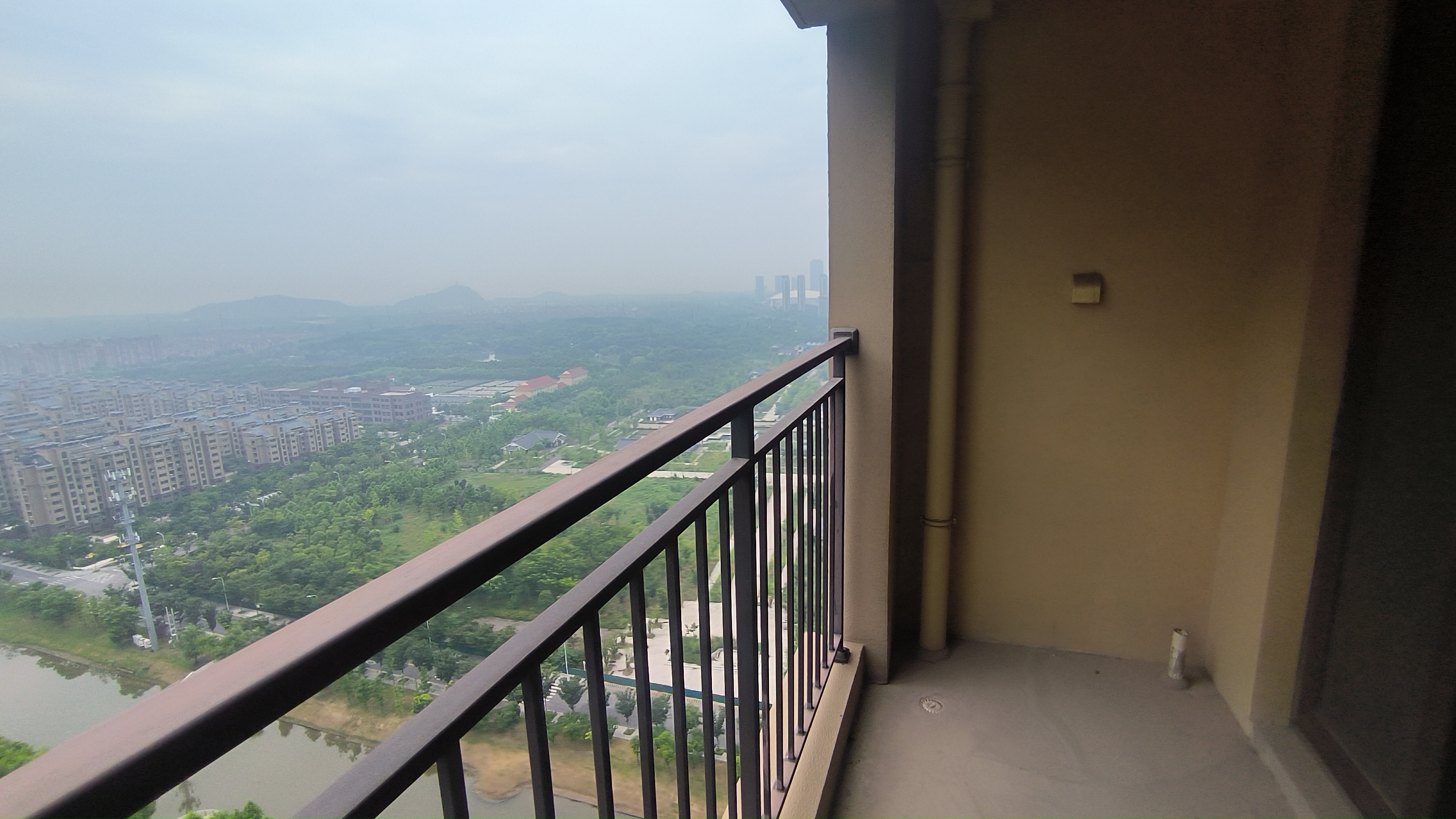 景瑞御府 3室2厅1卫 93m²