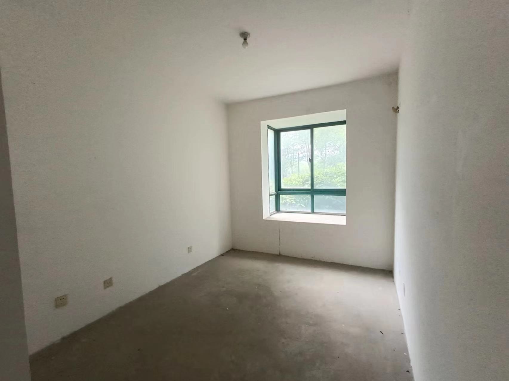 新城小区 3室2厅2卫 146m²