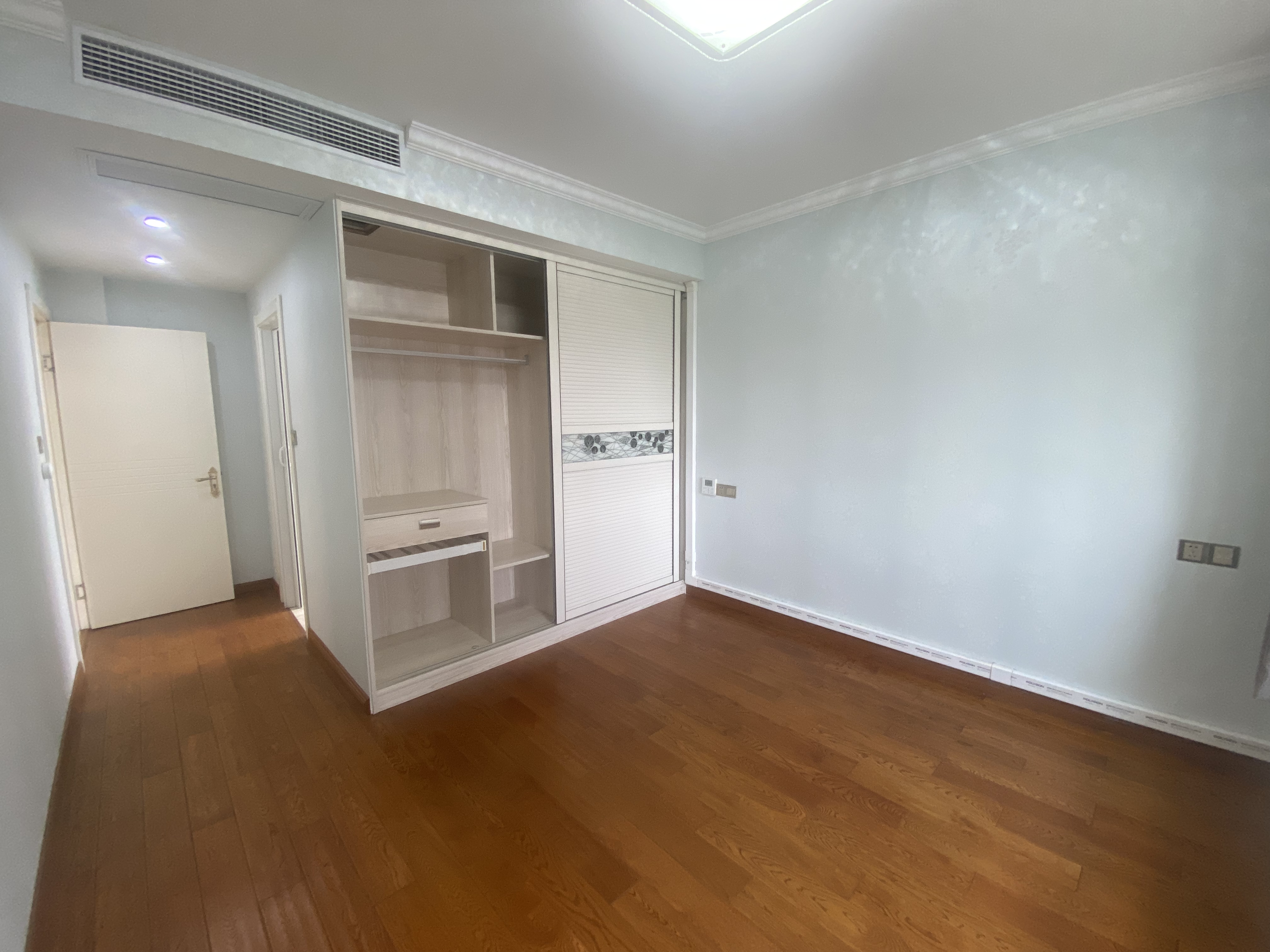 万濠星城 3室2厅2卫 120m&sup2;