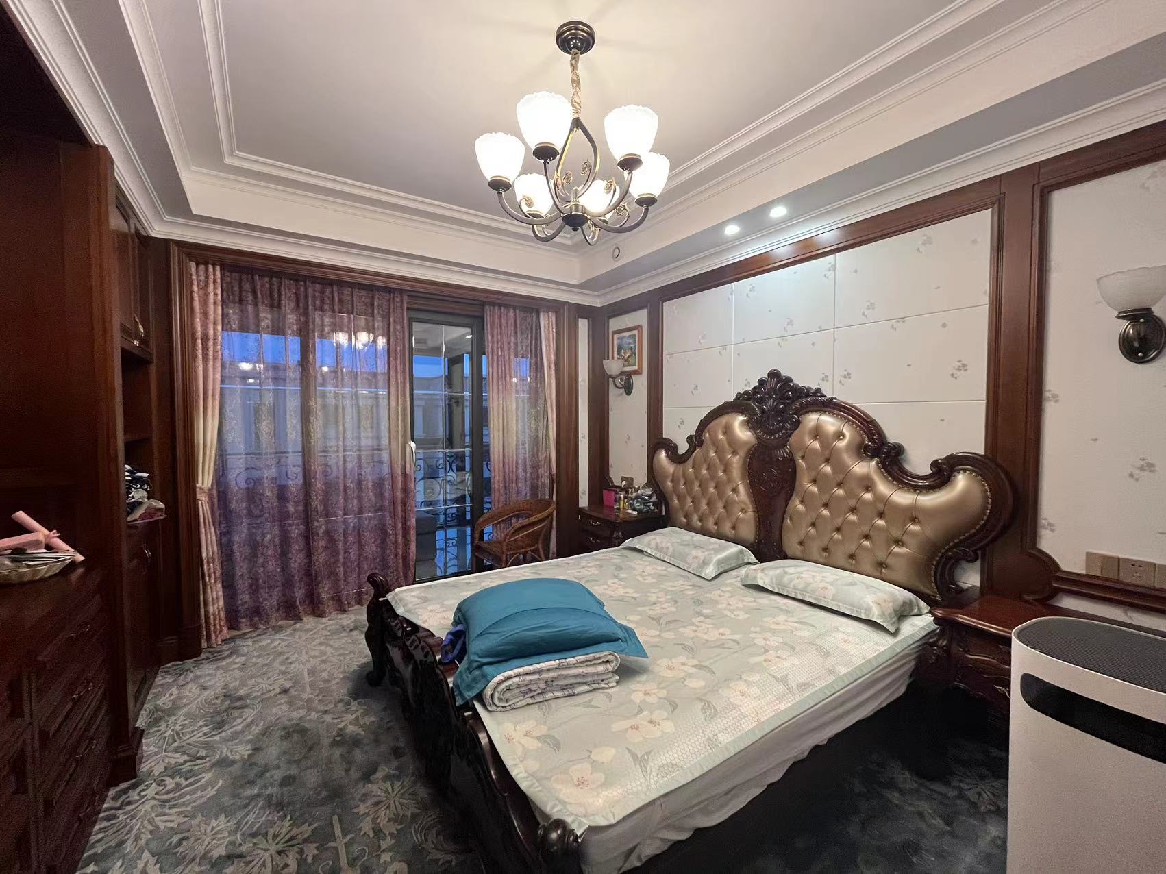 中海铂樾府 4室2厅2卫 208m&sup2;