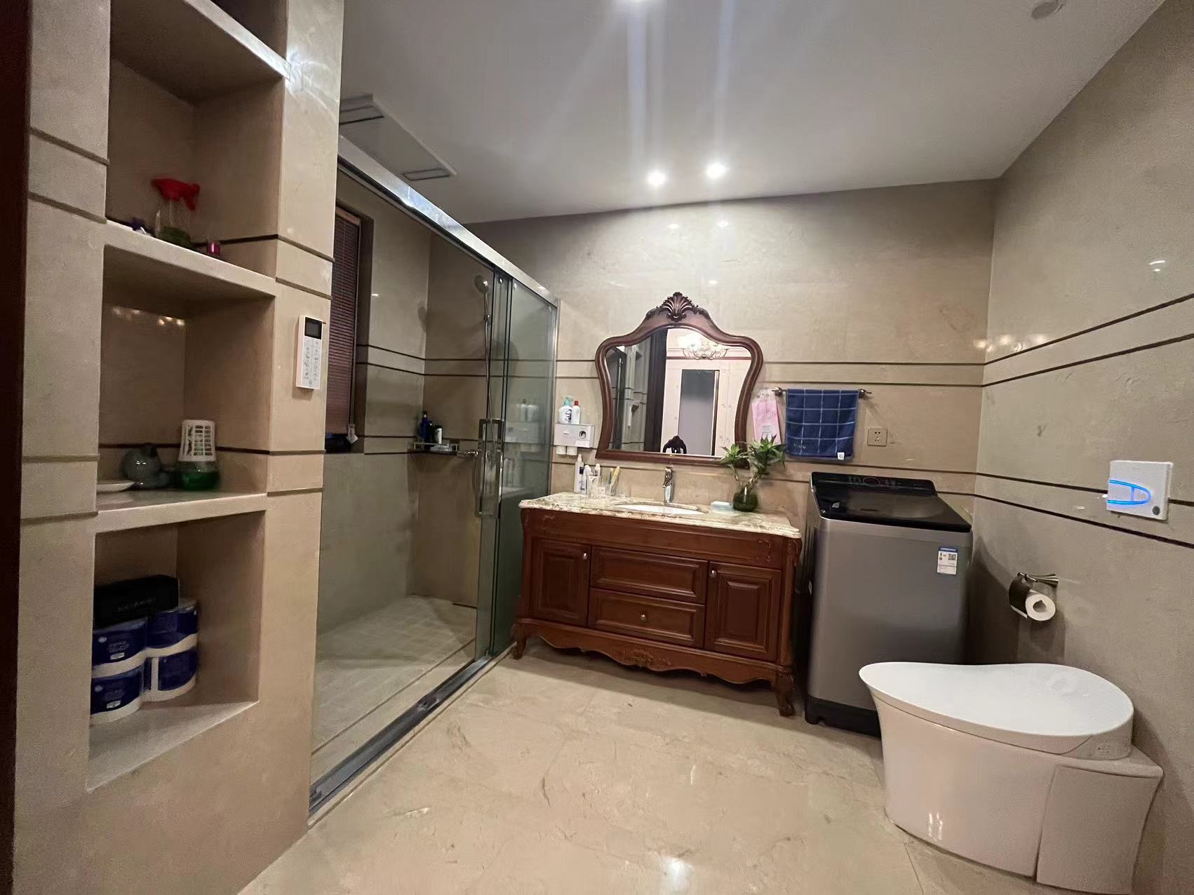 中海铂樾府 4室2厅2卫 208m&sup2;