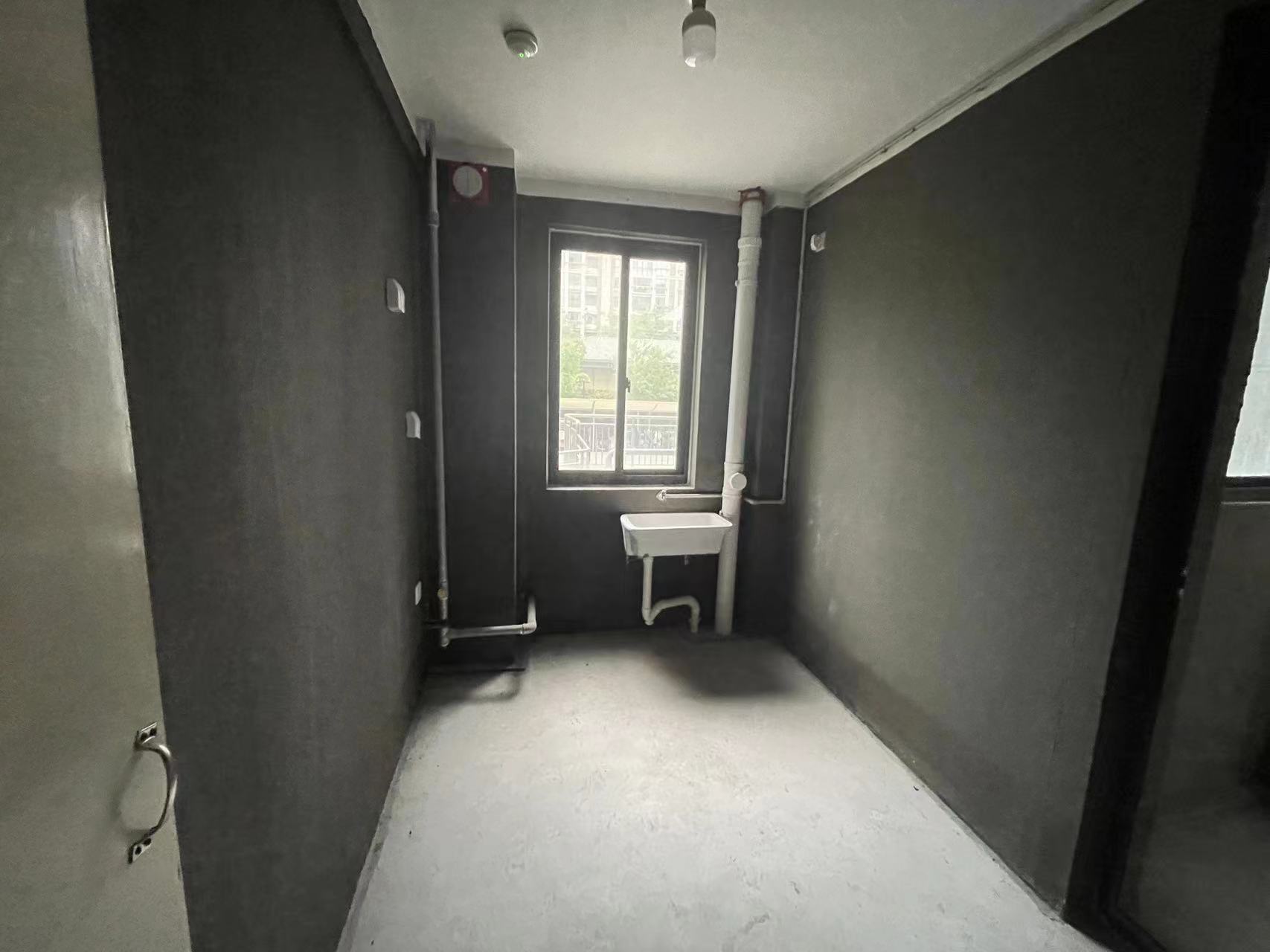 世伦佳苑 3室1厅1卫 114m&sup2;