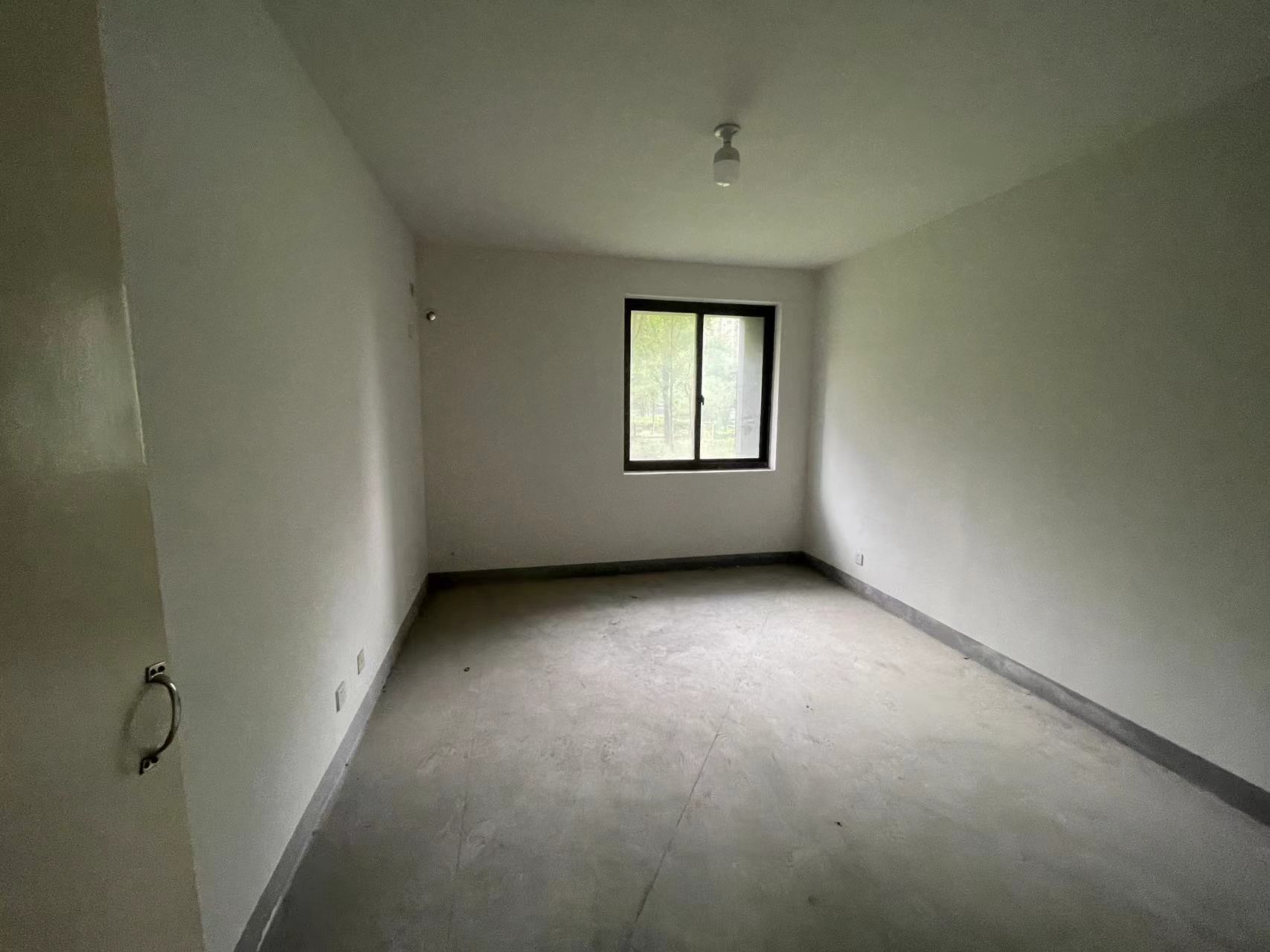 世伦佳苑 3室1厅1卫 114m&sup2;