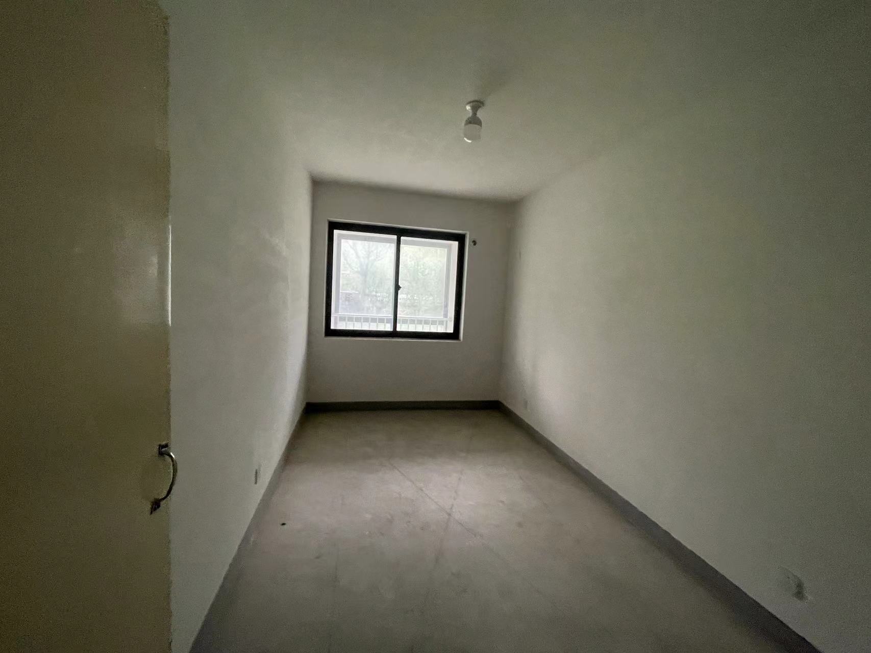 世伦佳苑 3室1厅1卫 114m&sup2;