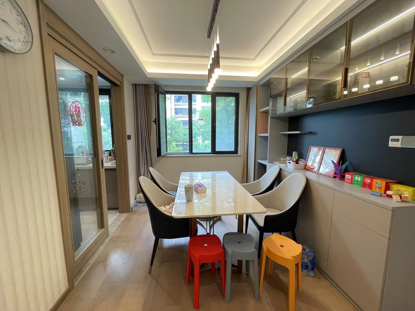 龙湖天宸源著 4室2厅2卫 140m²