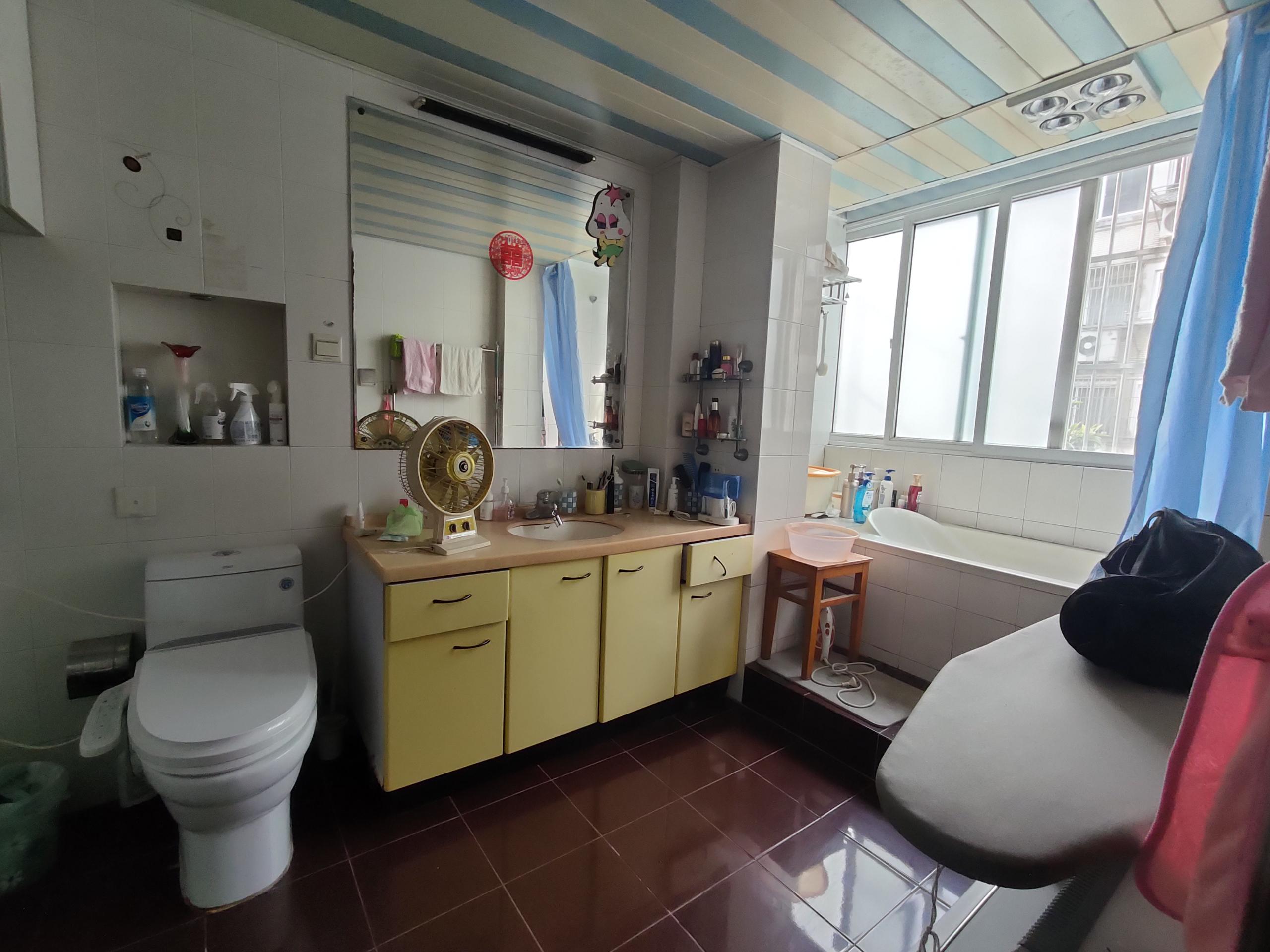 森大蒂花苑南区 3室2厅1卫 153.00m&sup2;