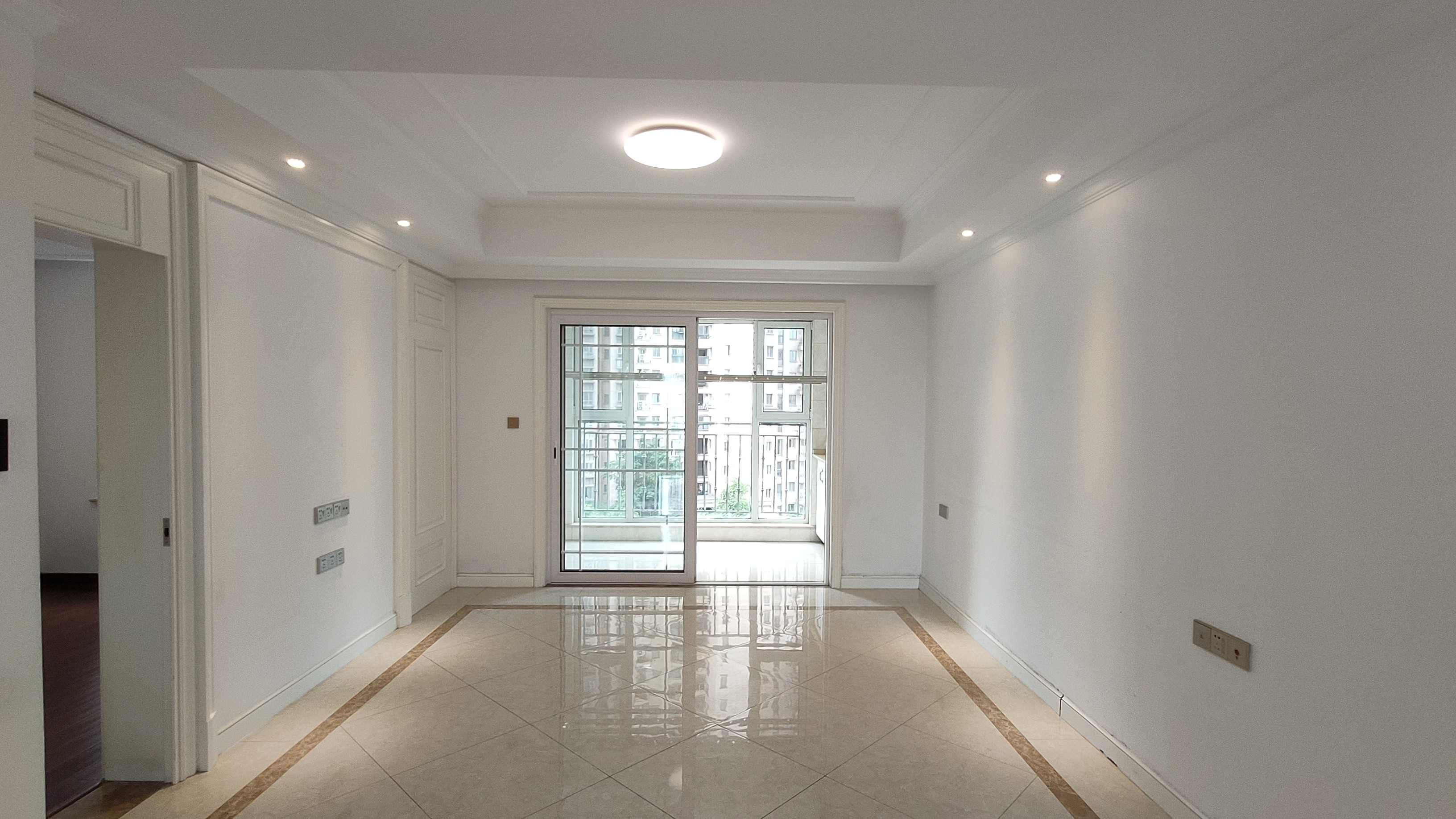 中南世纪花城三期 4室2厅2卫 144m&sup2;