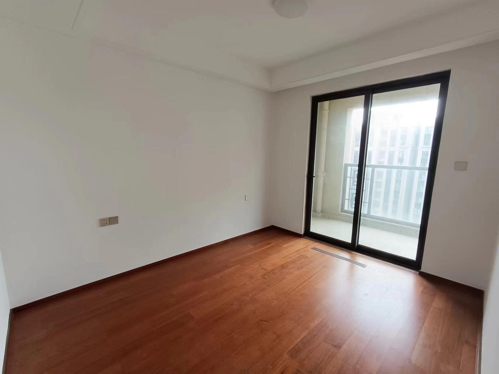 崇川金茂府 4室2厅2卫 140m&sup2;