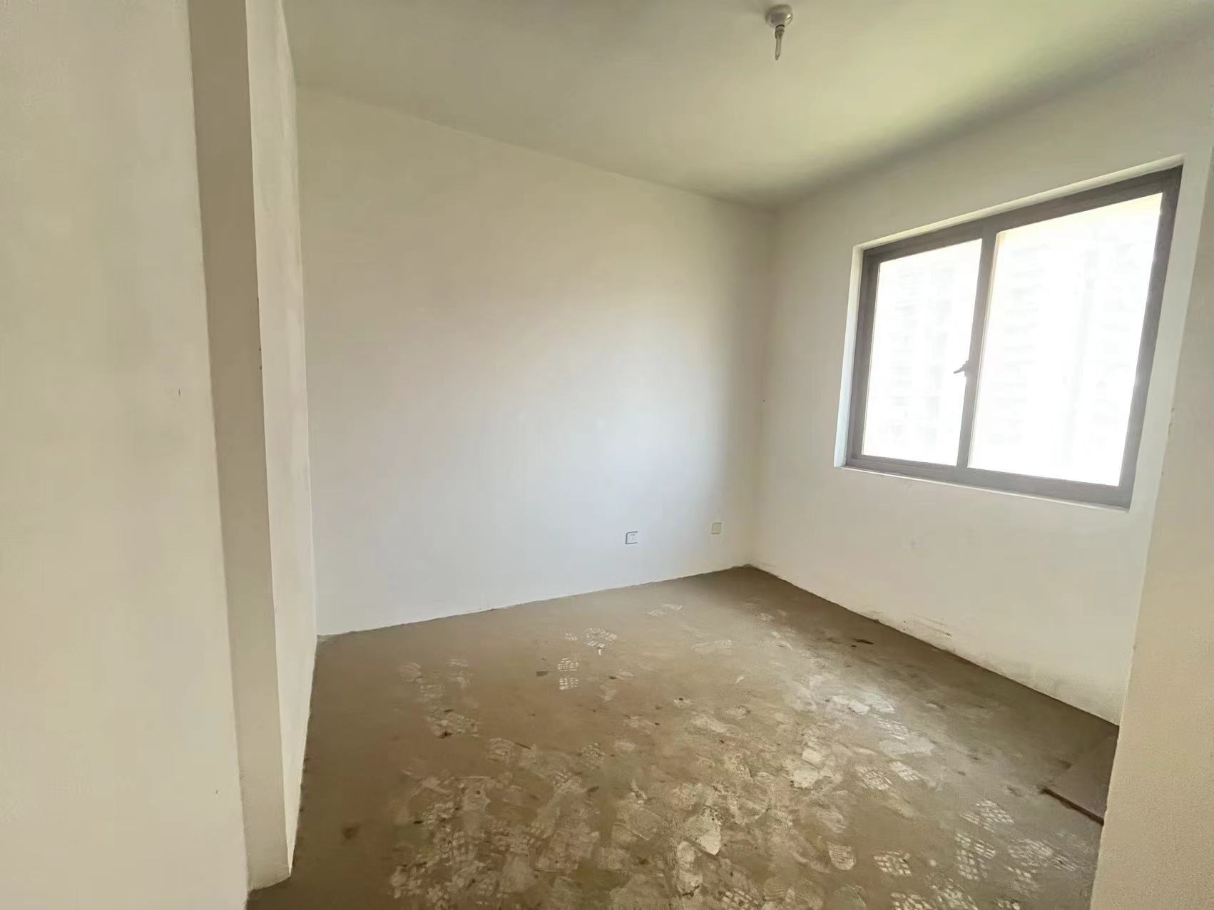 华强城 3室2厅2卫 116m²