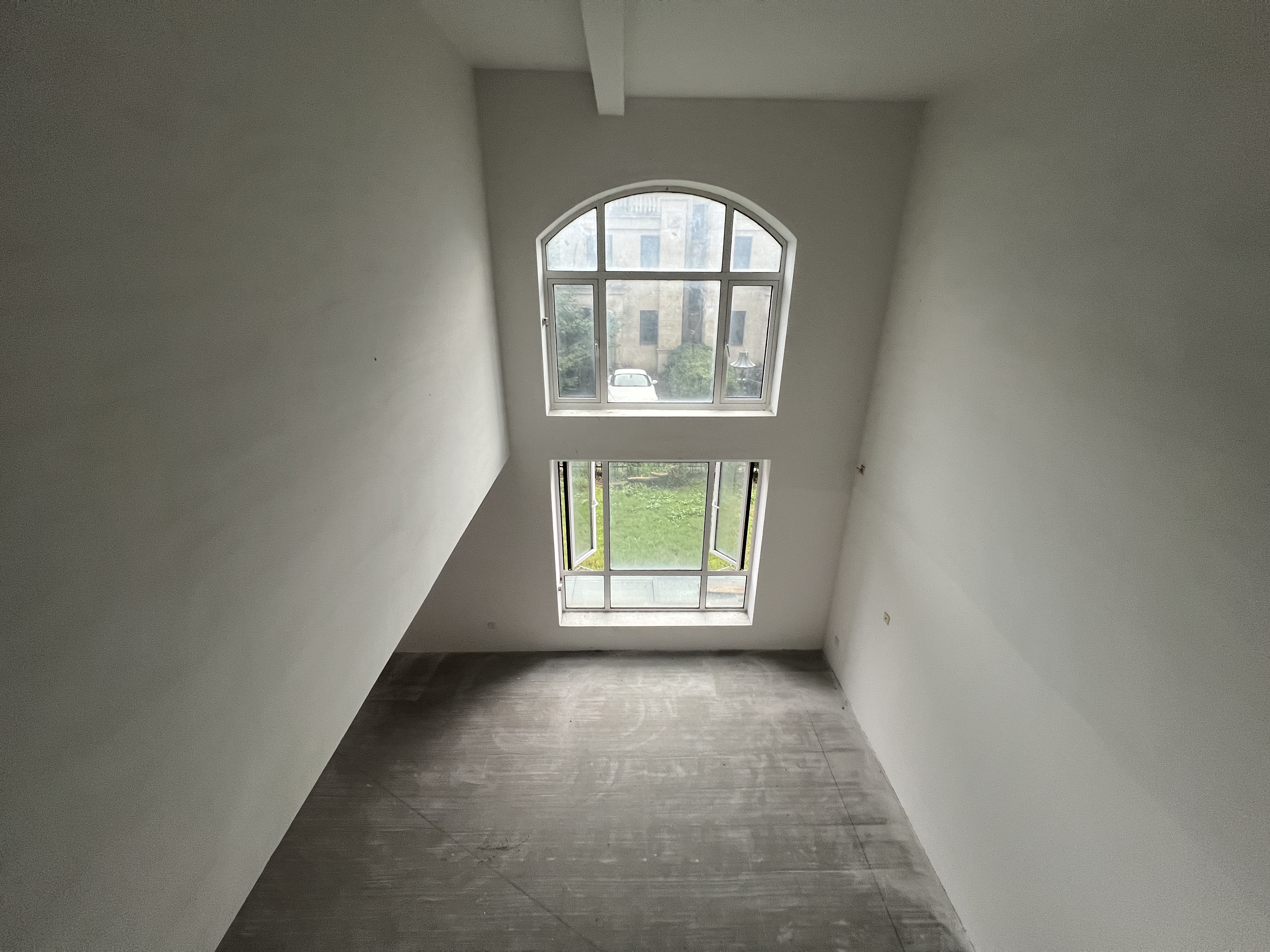 湖滨华庭 5室2厅2卫 318m²