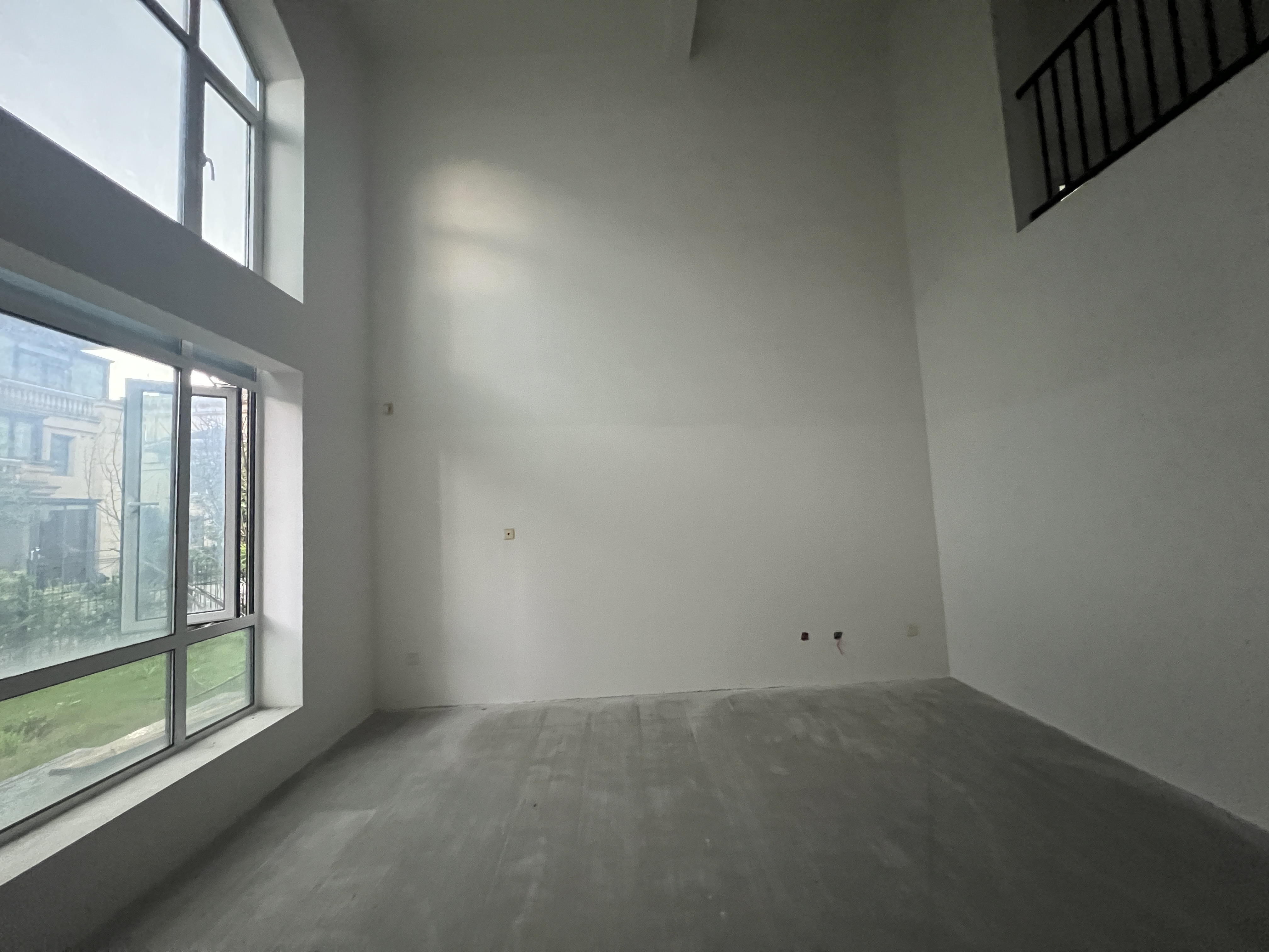 湖滨华庭 5室2厅2卫 318m&sup2;