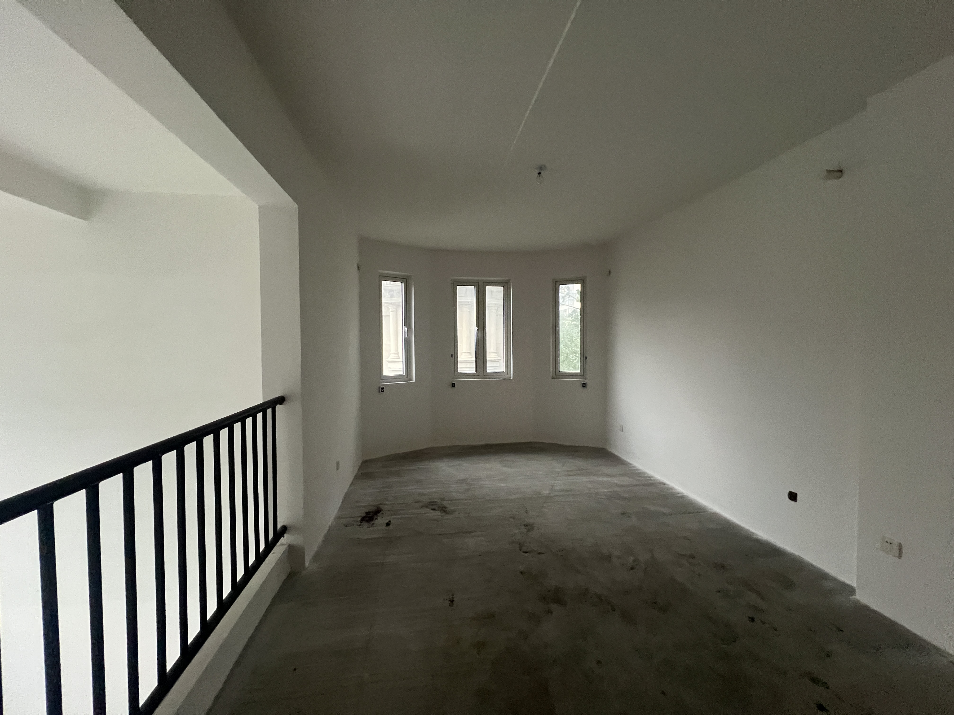 湖滨华庭 5室2厅2卫 318m&sup2;