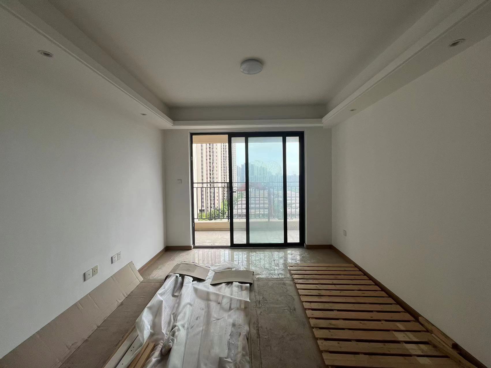 绿地新里城 3室2厅1卫 95m²