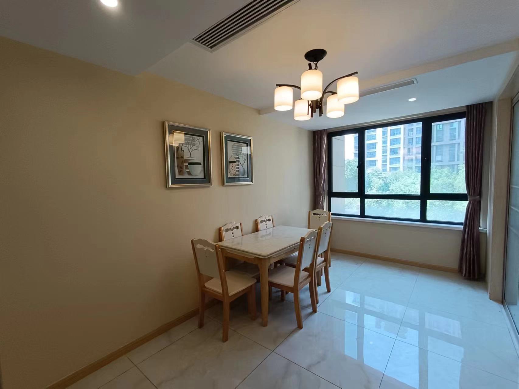 苏建学府雅居 3室2厅2卫 134m²