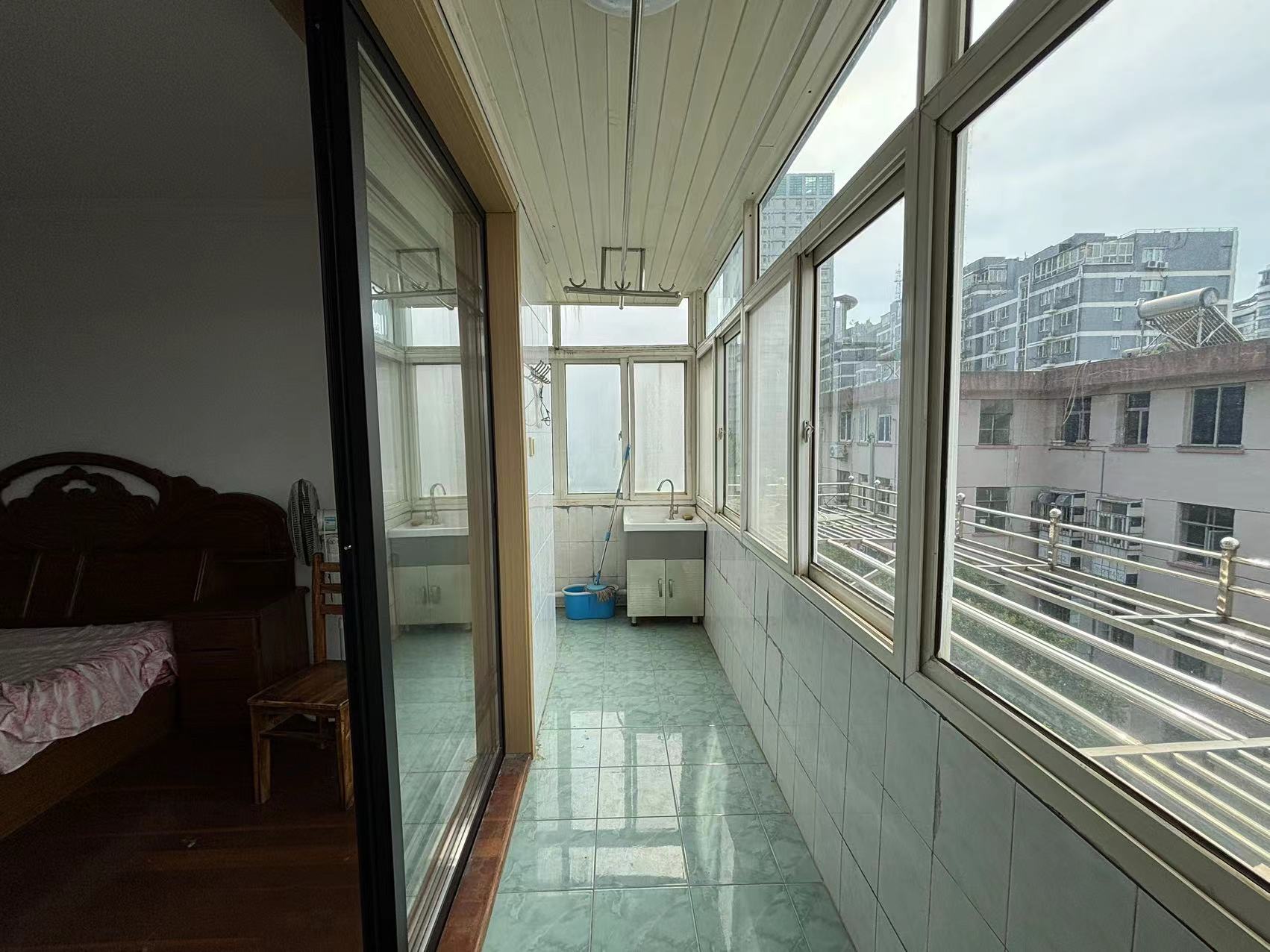 青年中路9号 2室1厅1卫 68m&sup2;
