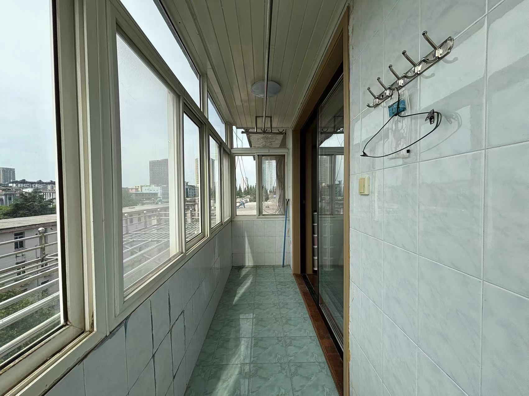 青年中路9号 2室1厅1卫 68m&sup2;
