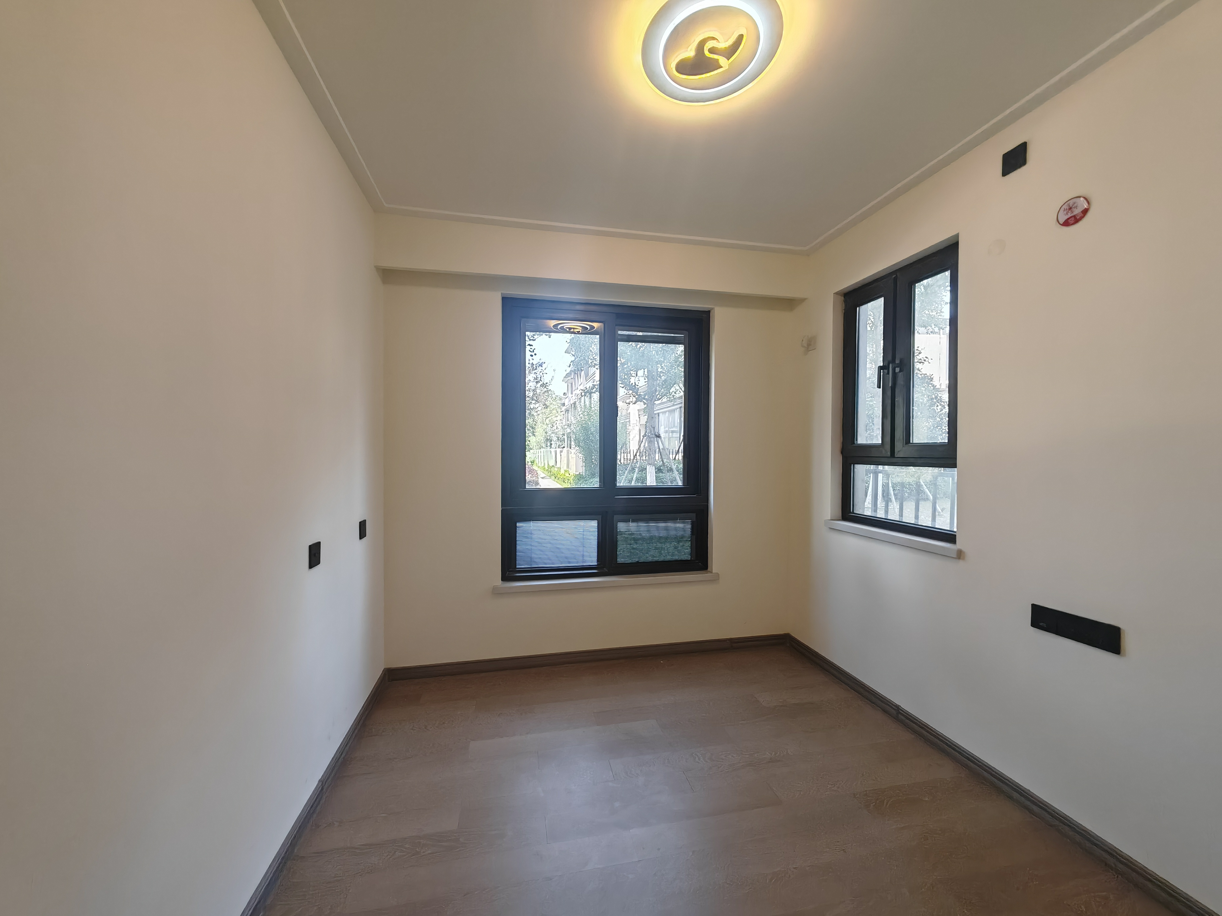 湖山源著 3室2厅1卫 85m&sup2;